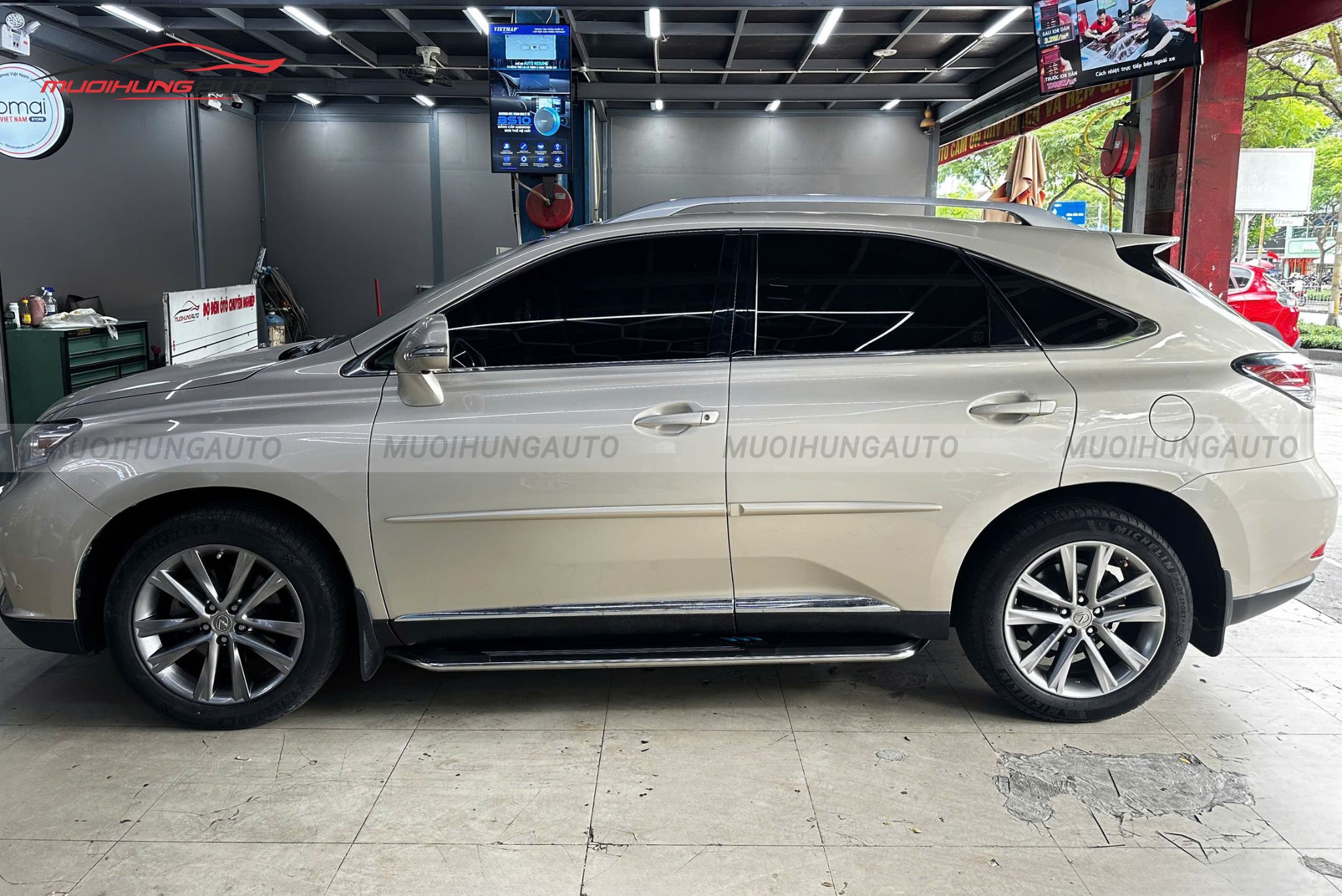 Bệ bước chân Lexus RX350 2013