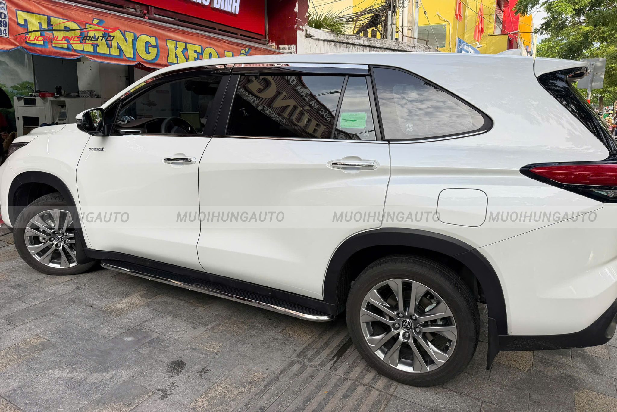 Bệ bước chân ô tô Toyota Innova 2026