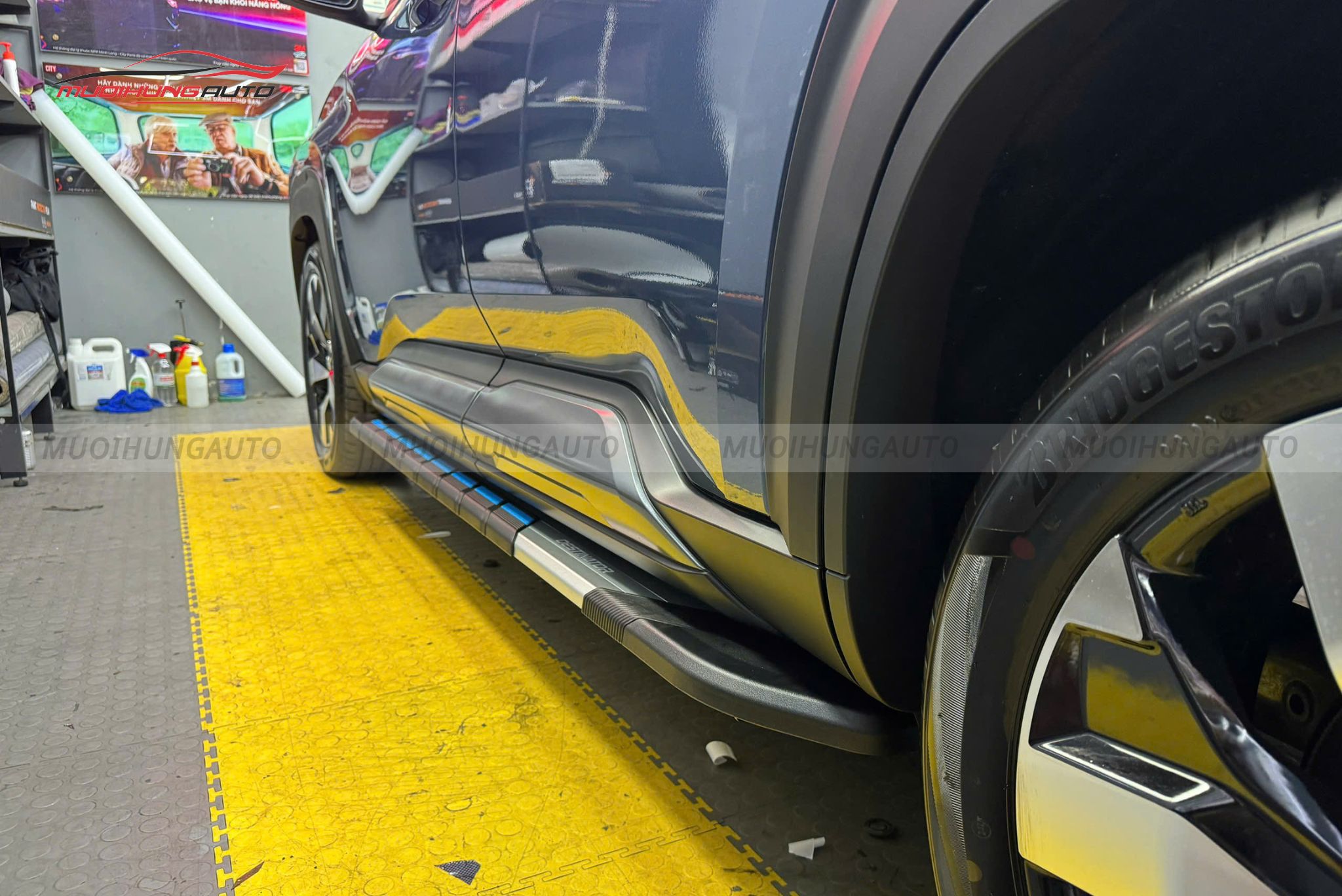 Bệ bước chân xe Mitsubishi Destinator 2025
