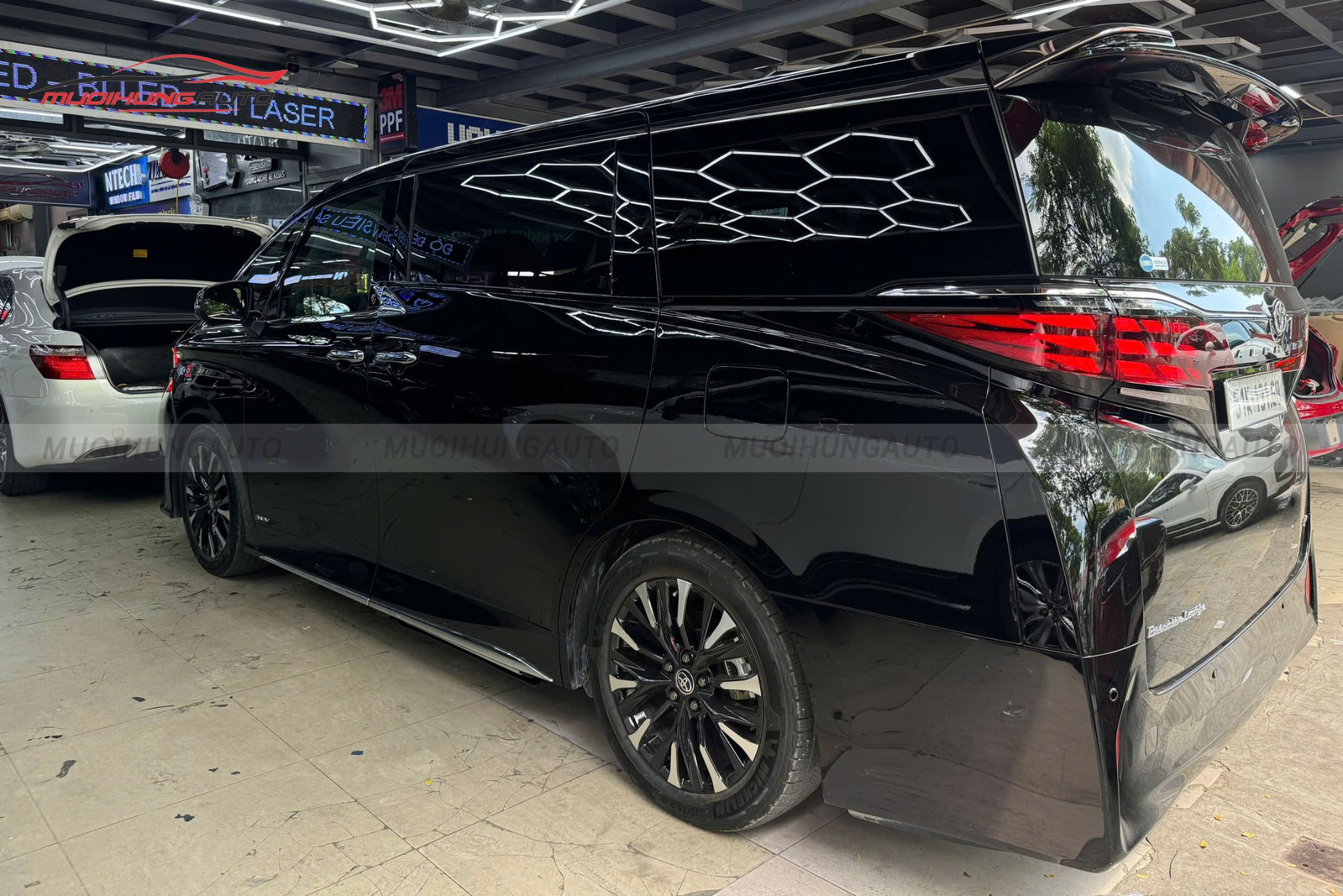 Bệ bước điện cho Toyota Alphard 2023-2025