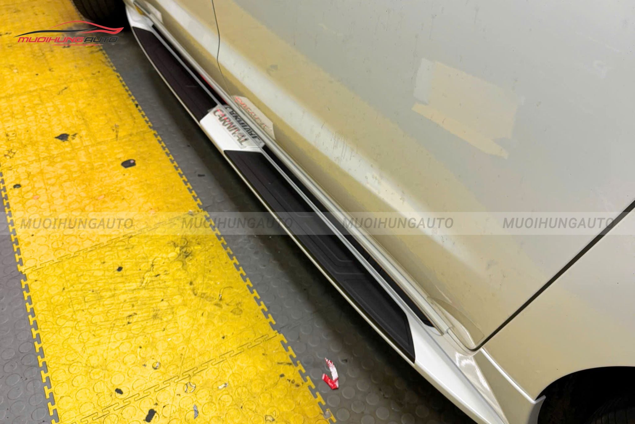 Bệ bước Kia Sedona 2018-2021
