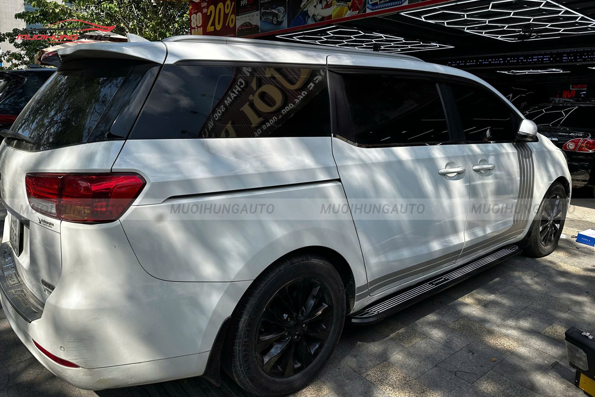 Bệ bước ô tô Kia Sedona 2015