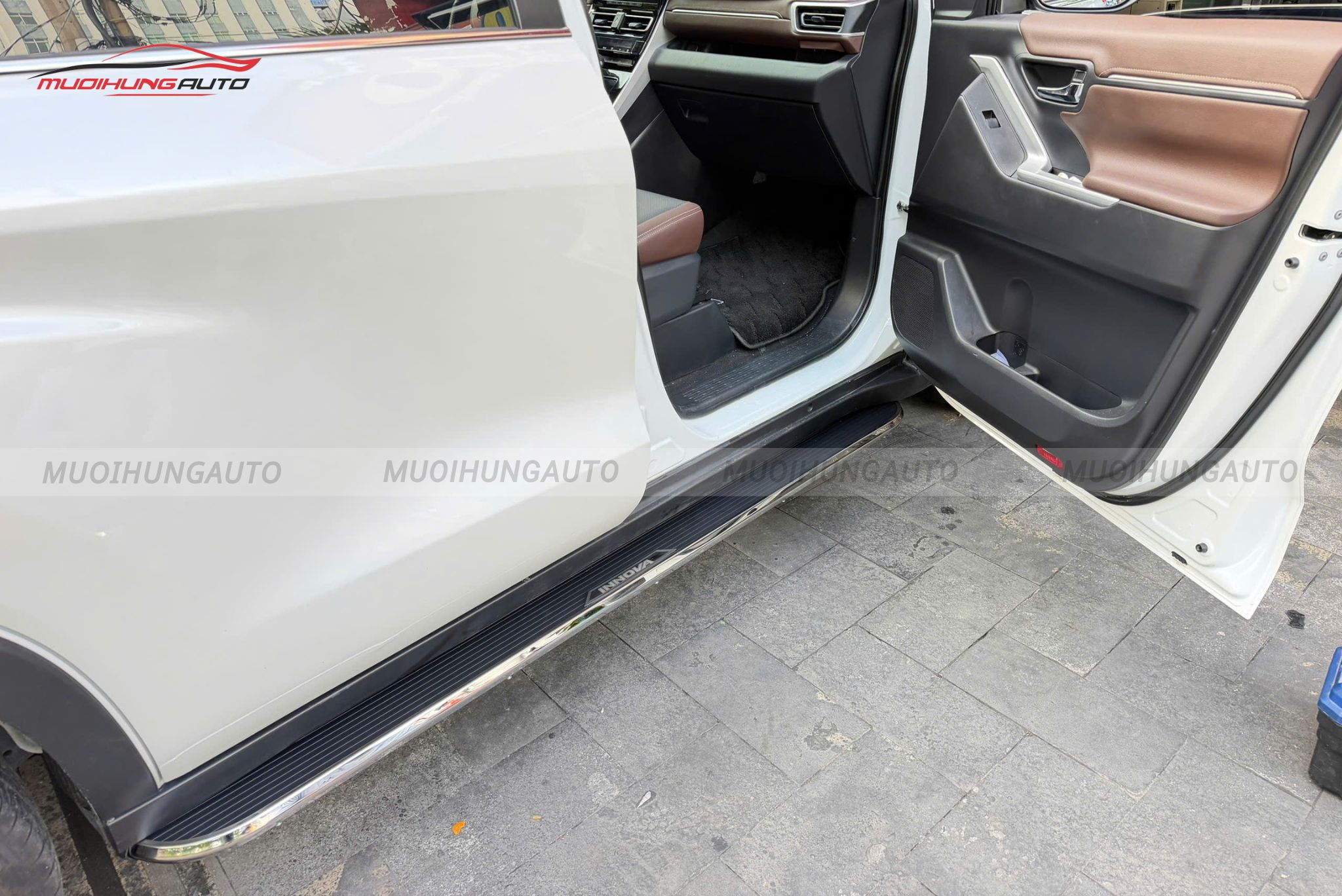 Bệ bước ô tô Toyota Innova 2026