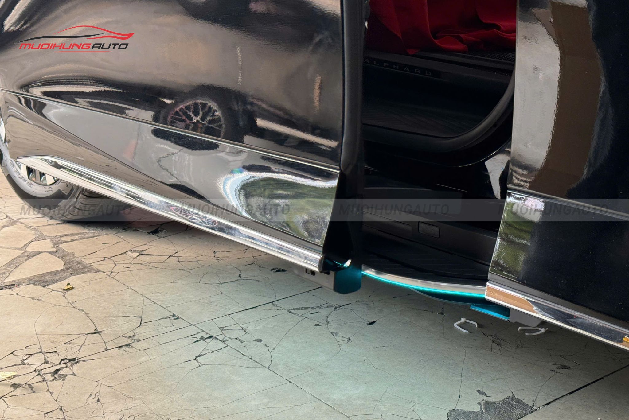 Bệ bước tự động cho xe Toyota Alphard 2023-2025