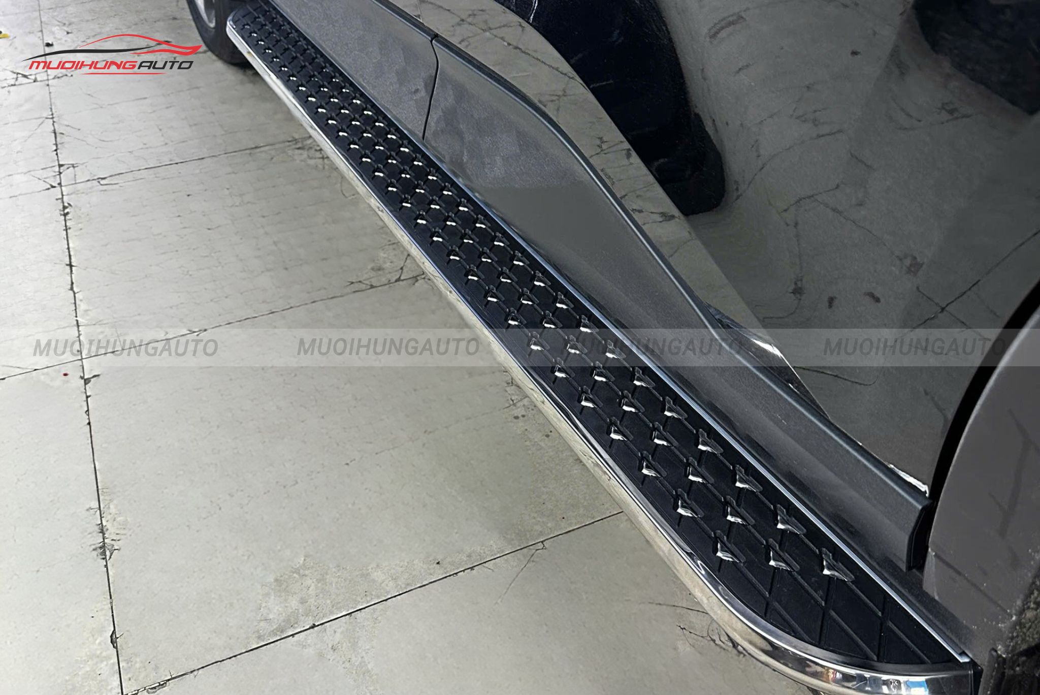 Bệ lên xuống ô tô Mitsubishi Xforce