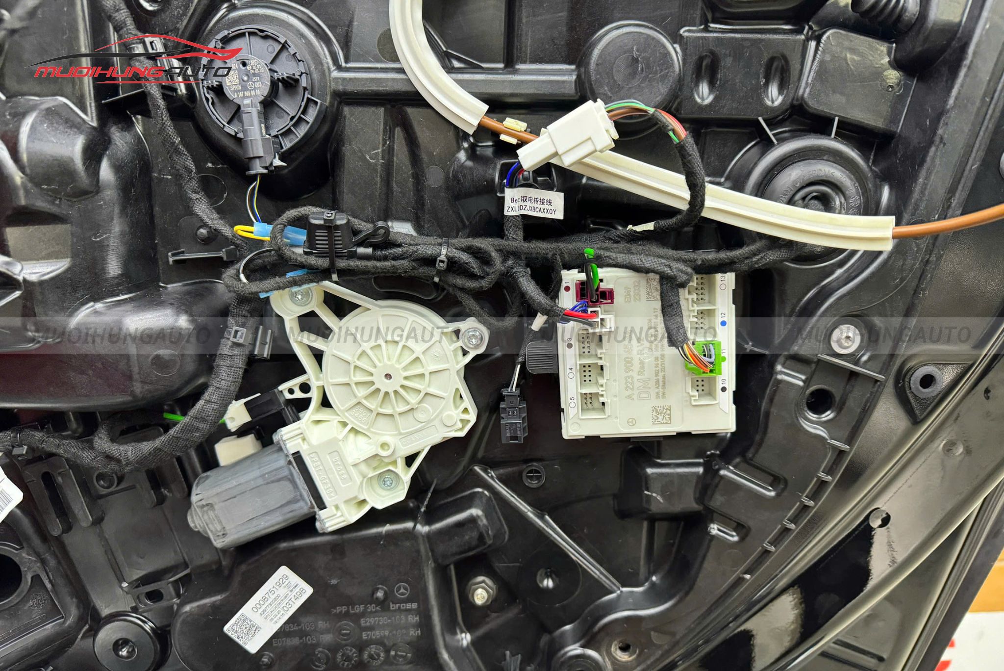 Bộ cửa hít YAGU Mercedes Benz EQS 580 2025