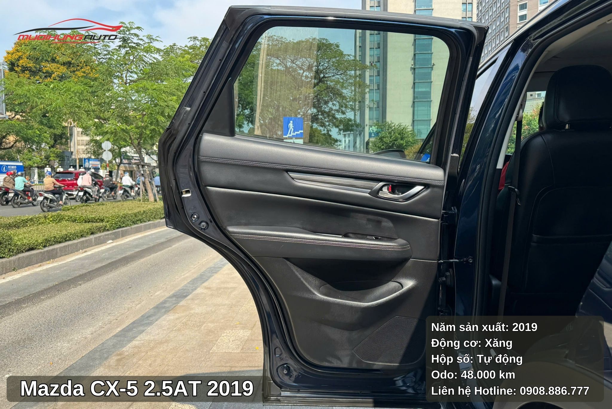 Các chi tiết cửa xe Mazda CX-5 2.5AT 2019 còn khá mới