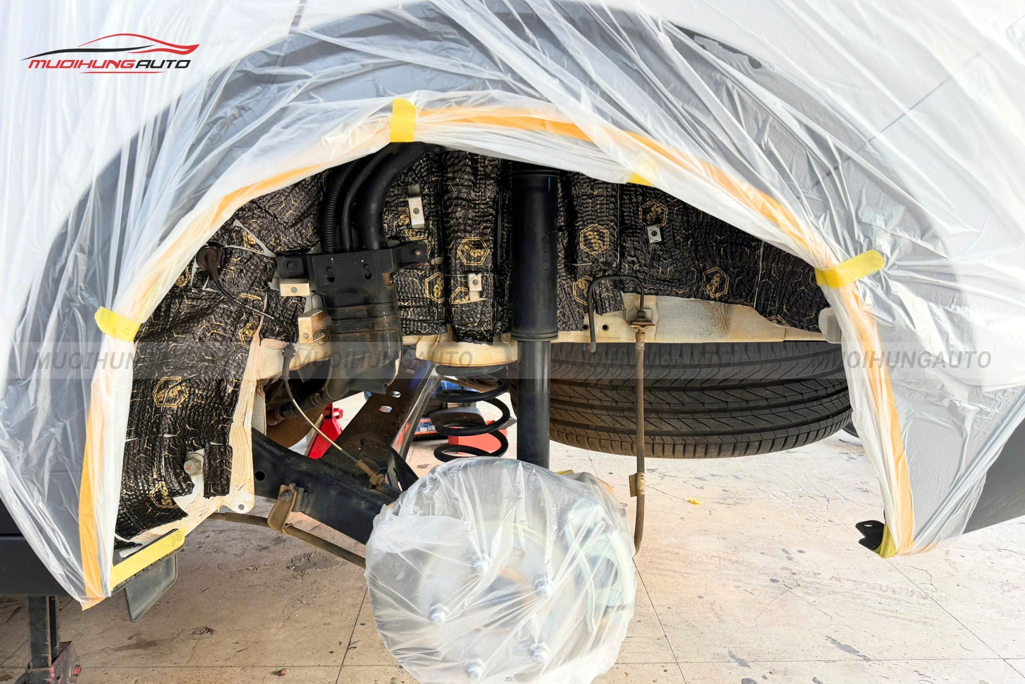 Cách âm chống ồn hốc bánh Kia Carens 2026