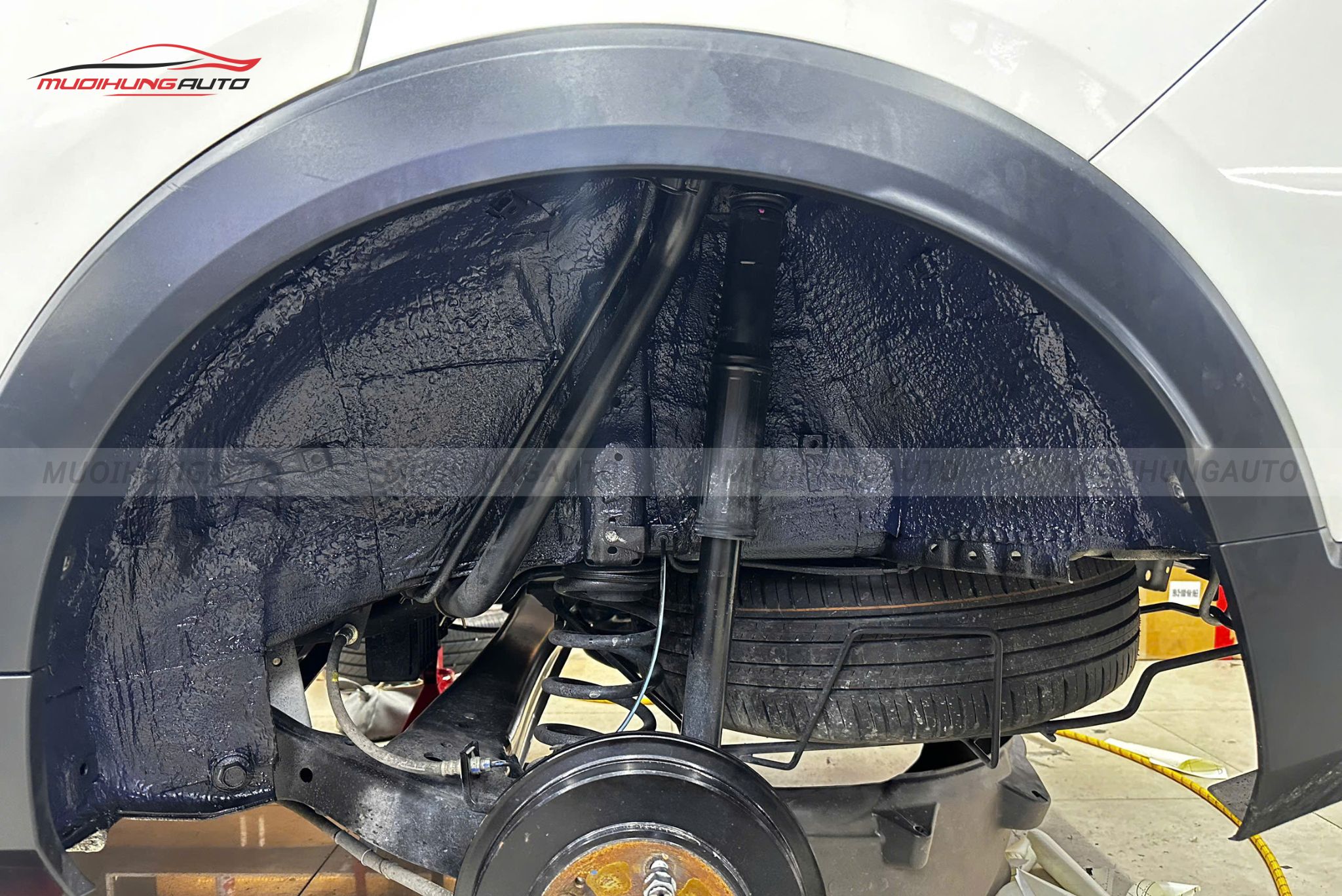 Cách âm hốc bánh cho xe Vinfast VF8 2025