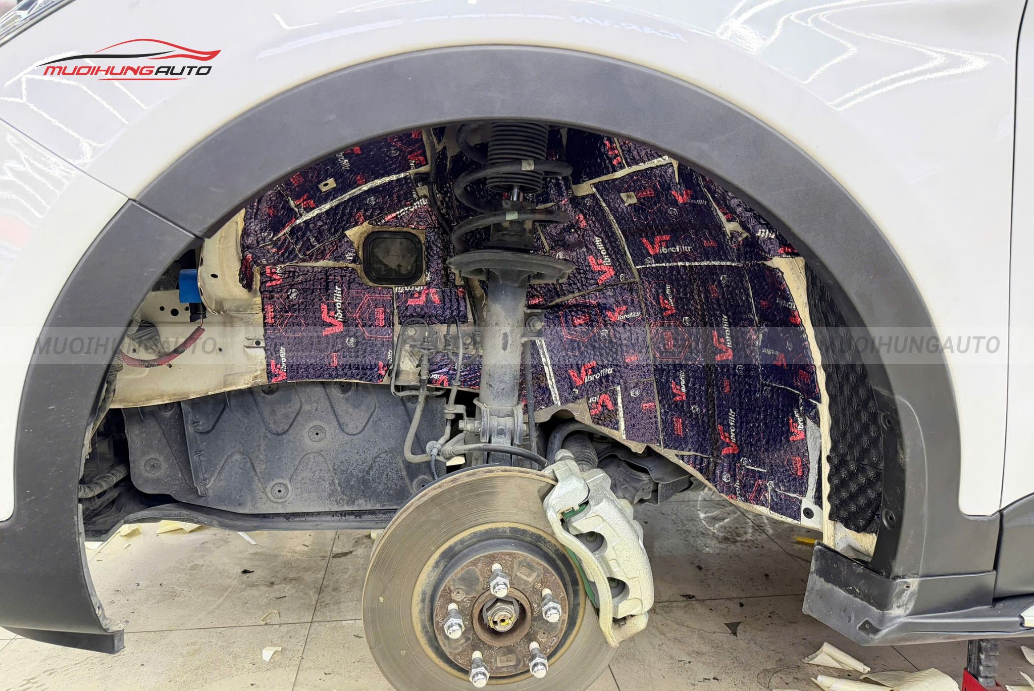 Cách âm hốc bánh Hyundai SantaFe 2015