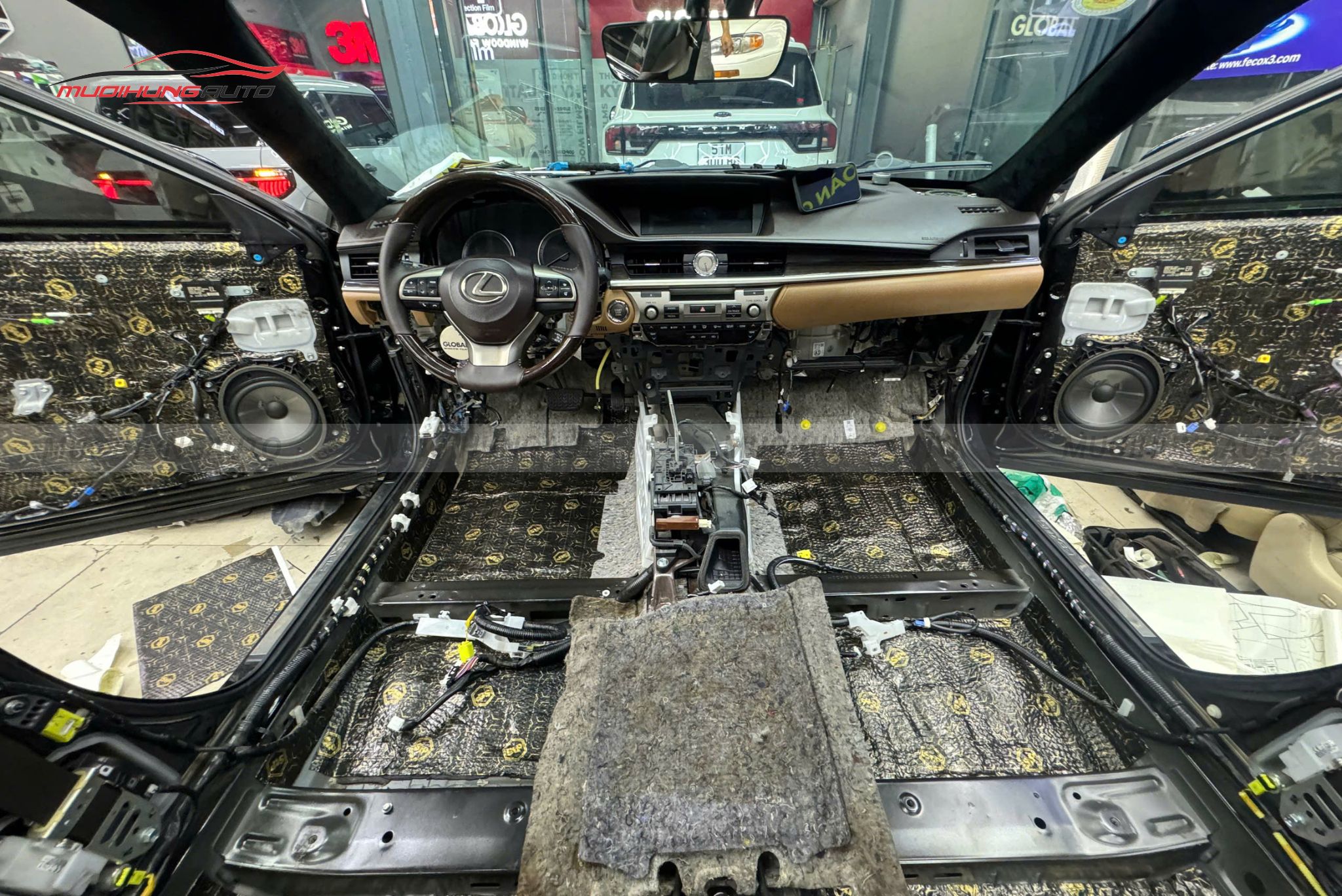 Cách âm sàn xe Lexus ES250