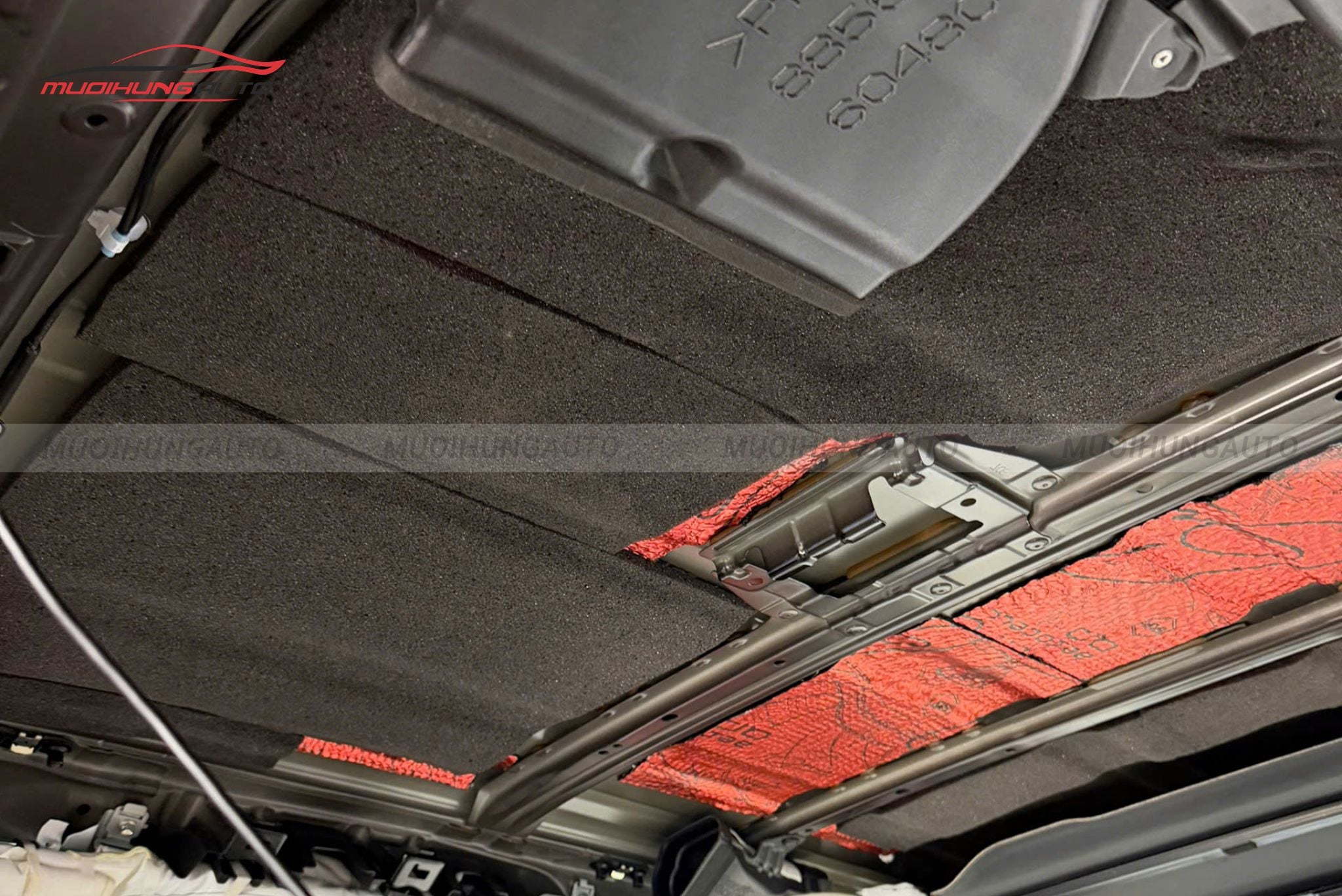 Cách âm trần xe hơi Toyota Land Cruiser LC300 2024