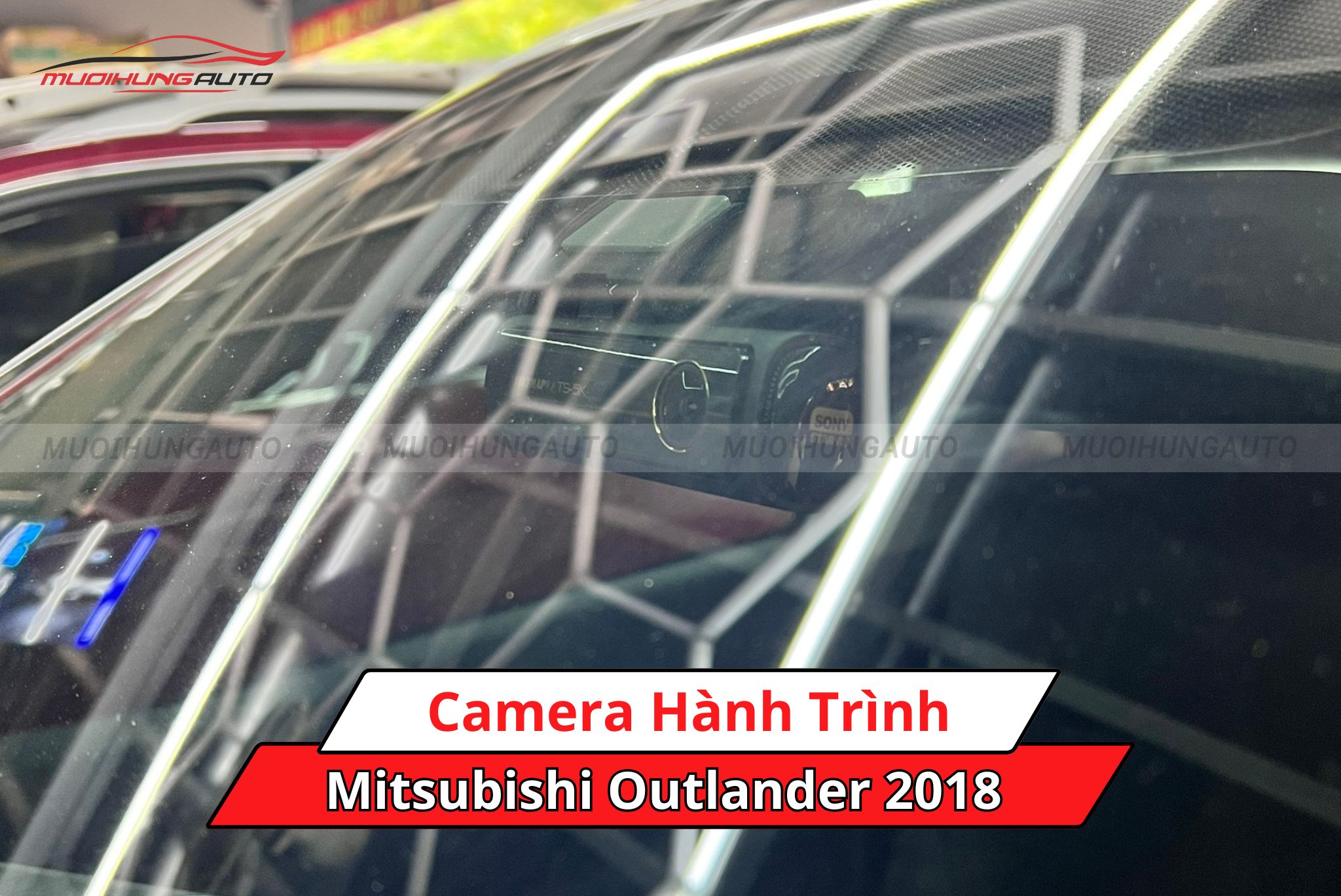 Camera hành trình Mitsubishi Outlander 2018