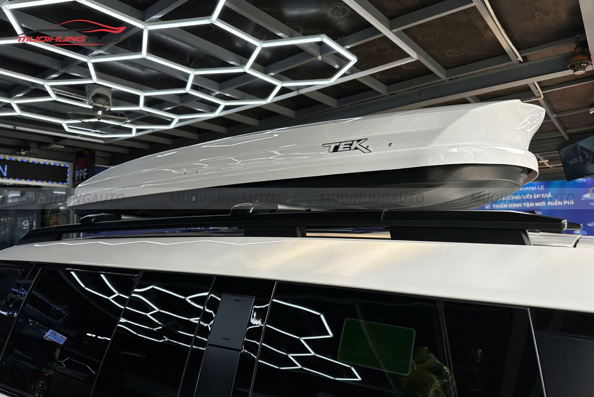 Cốp để đồ nóc xe Hyundai Santafe 2025