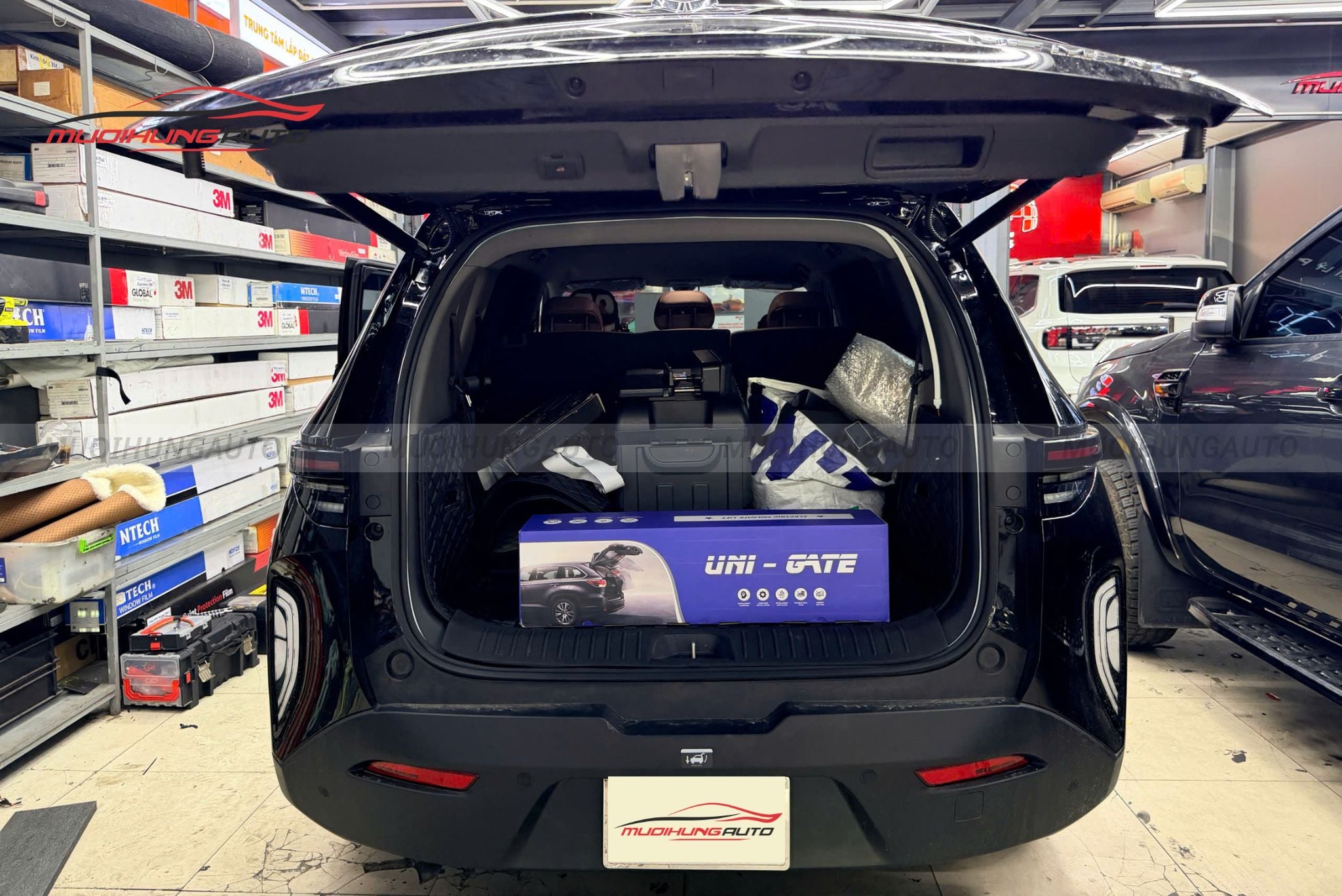 Cốp điện ô tô Vinfast MPV7