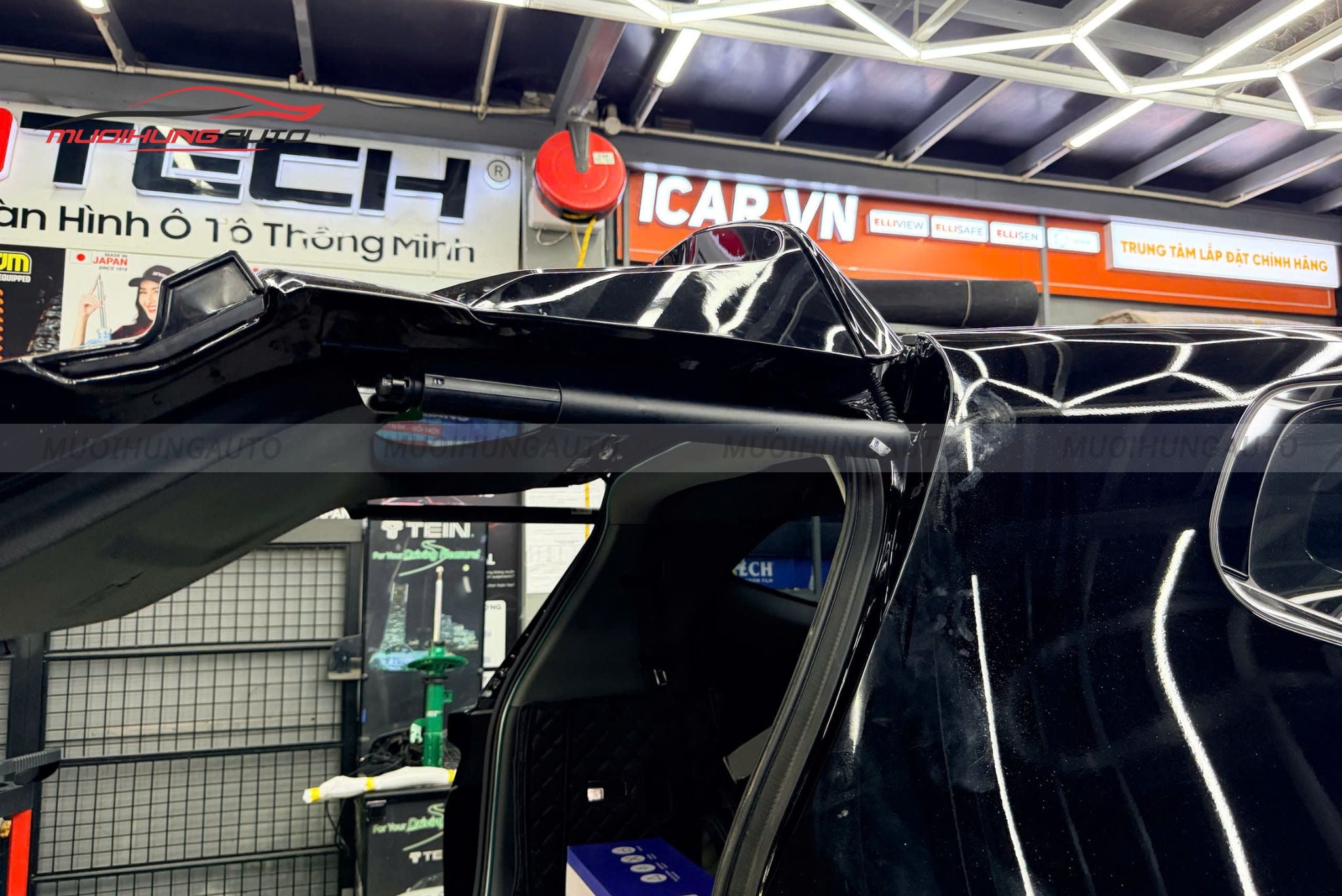 Cốp điện Vinfast MPV7