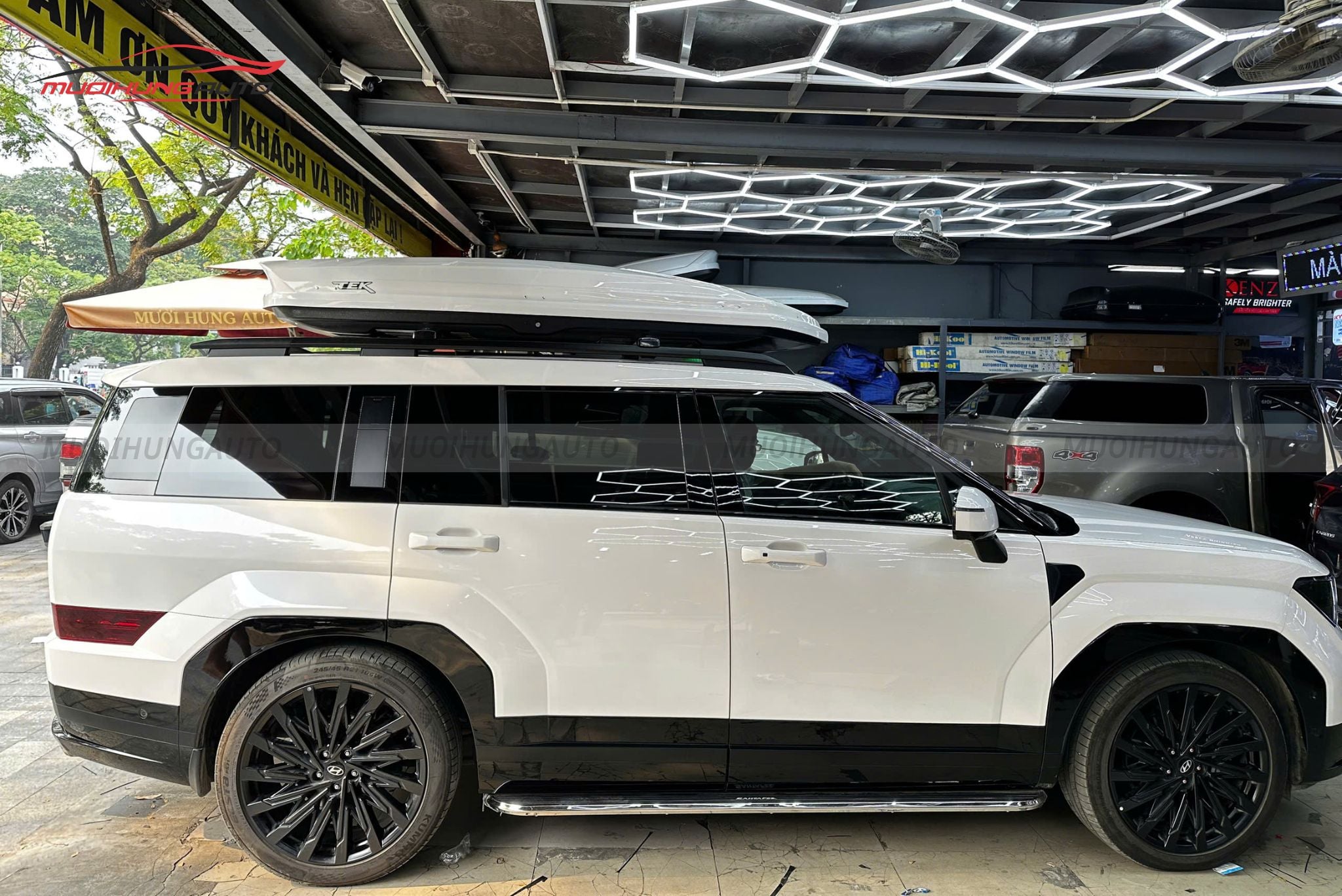 Cốp nóc xe Hyundai Santafe 2025