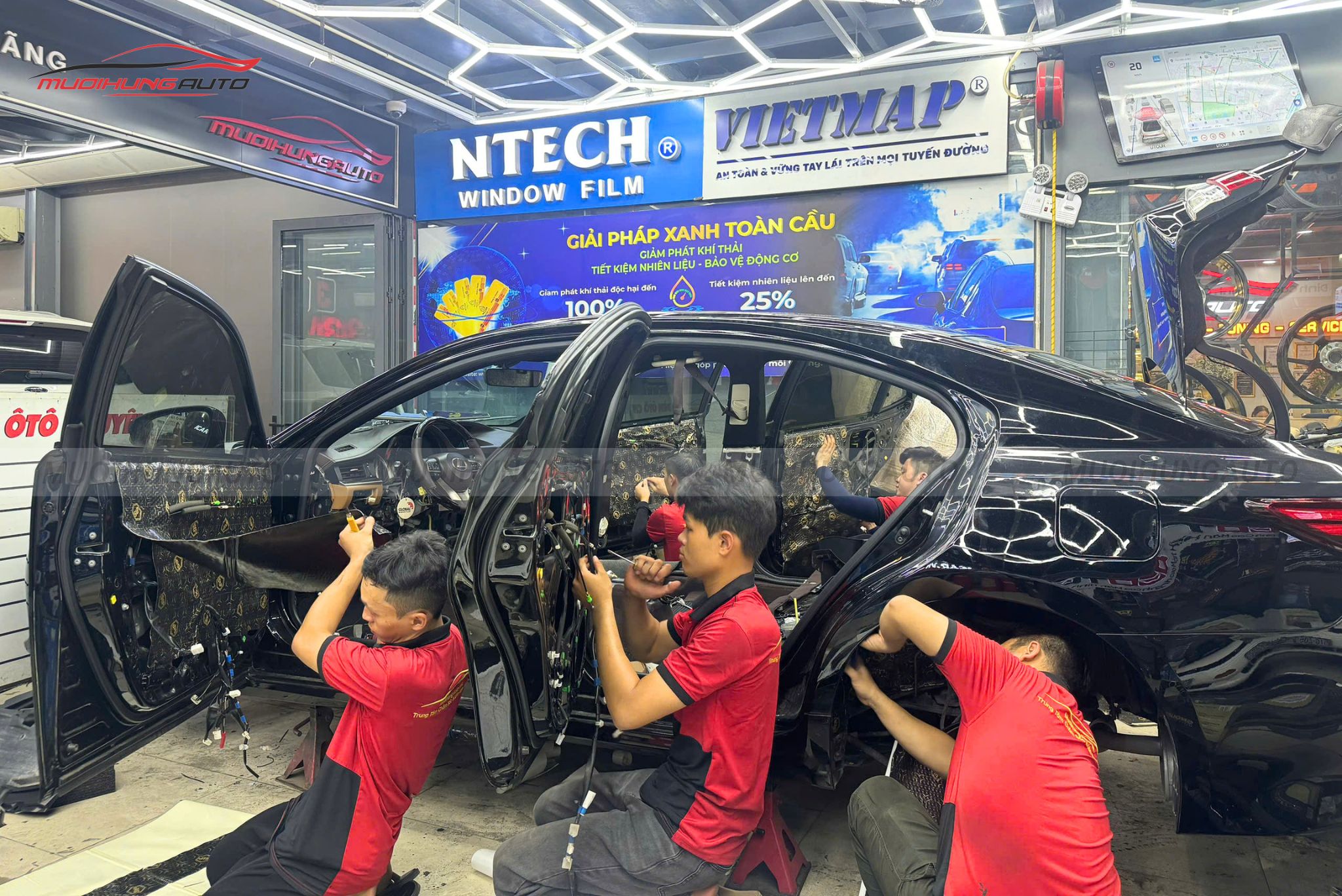 Dán cách âm cho 4 cánh cửa Lexus ES250