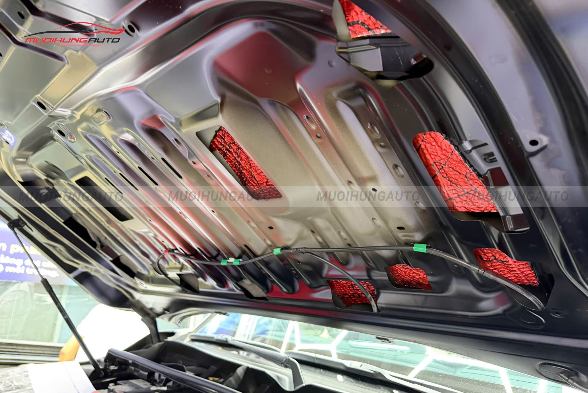 Dán cách âm nắp capo Toyota Land Cruiser LC300 2024