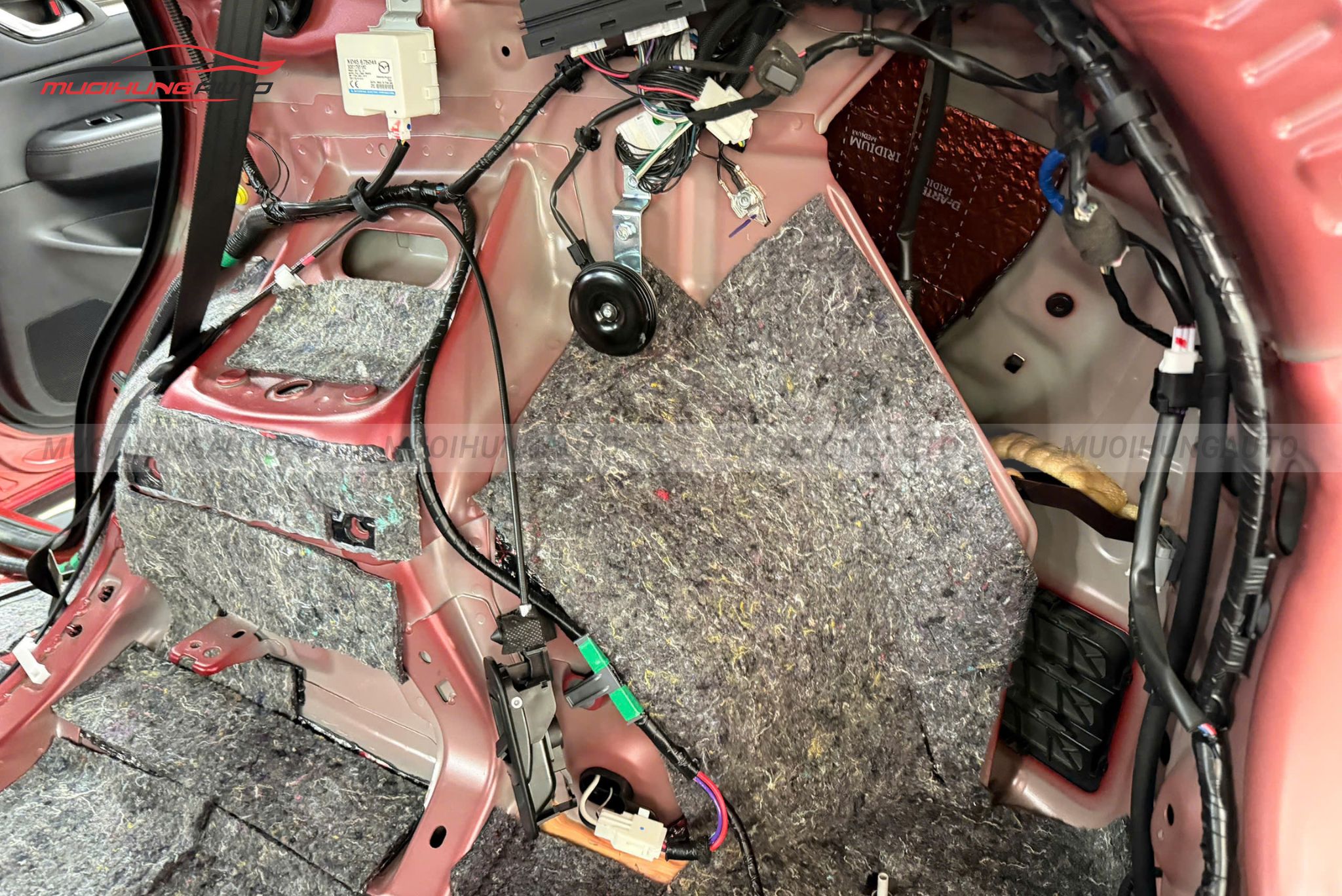 Dán chống ồn cốp xe ô tô Mazda CX-5 2022