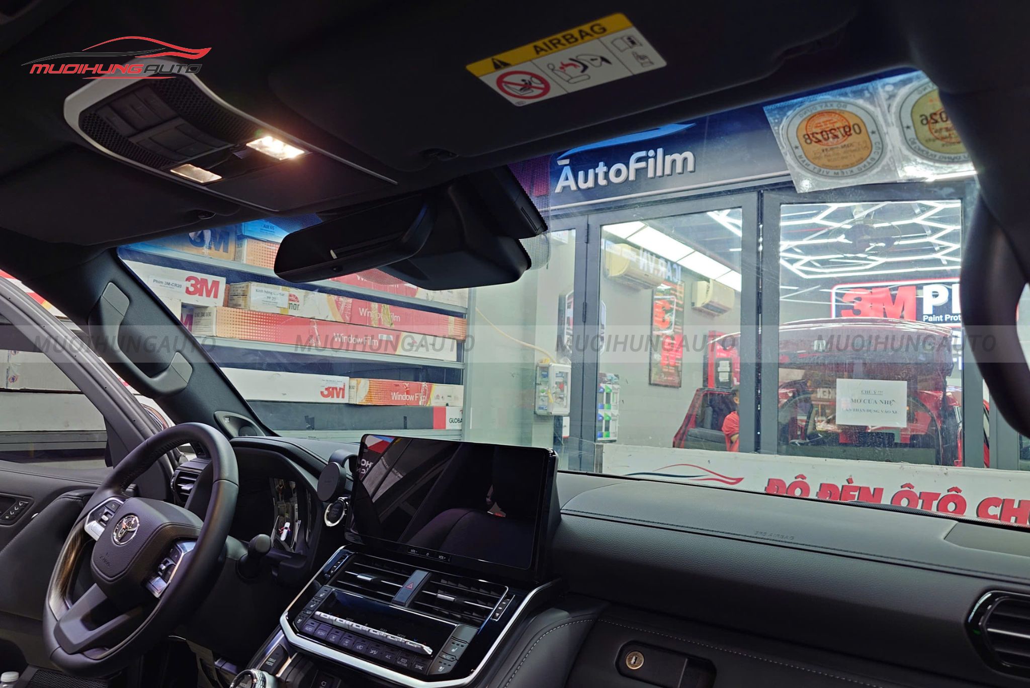 Dán phim cách nhiệt 3M cho xe Toyota Land Cruiser Prado LC300 2025