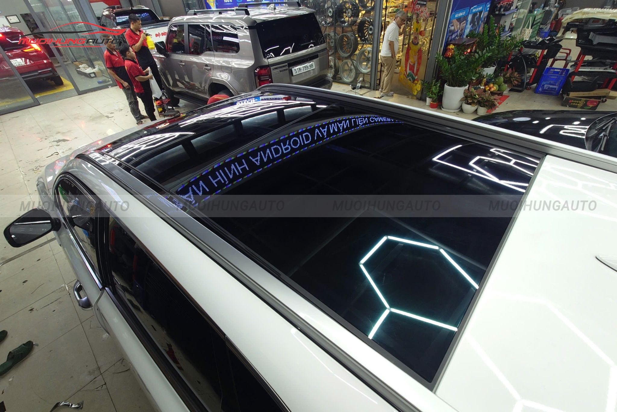 Dán phim PPF TPU SUNROOF cách nhiệt cửa sổ trời cho Kia Sorento 2025
