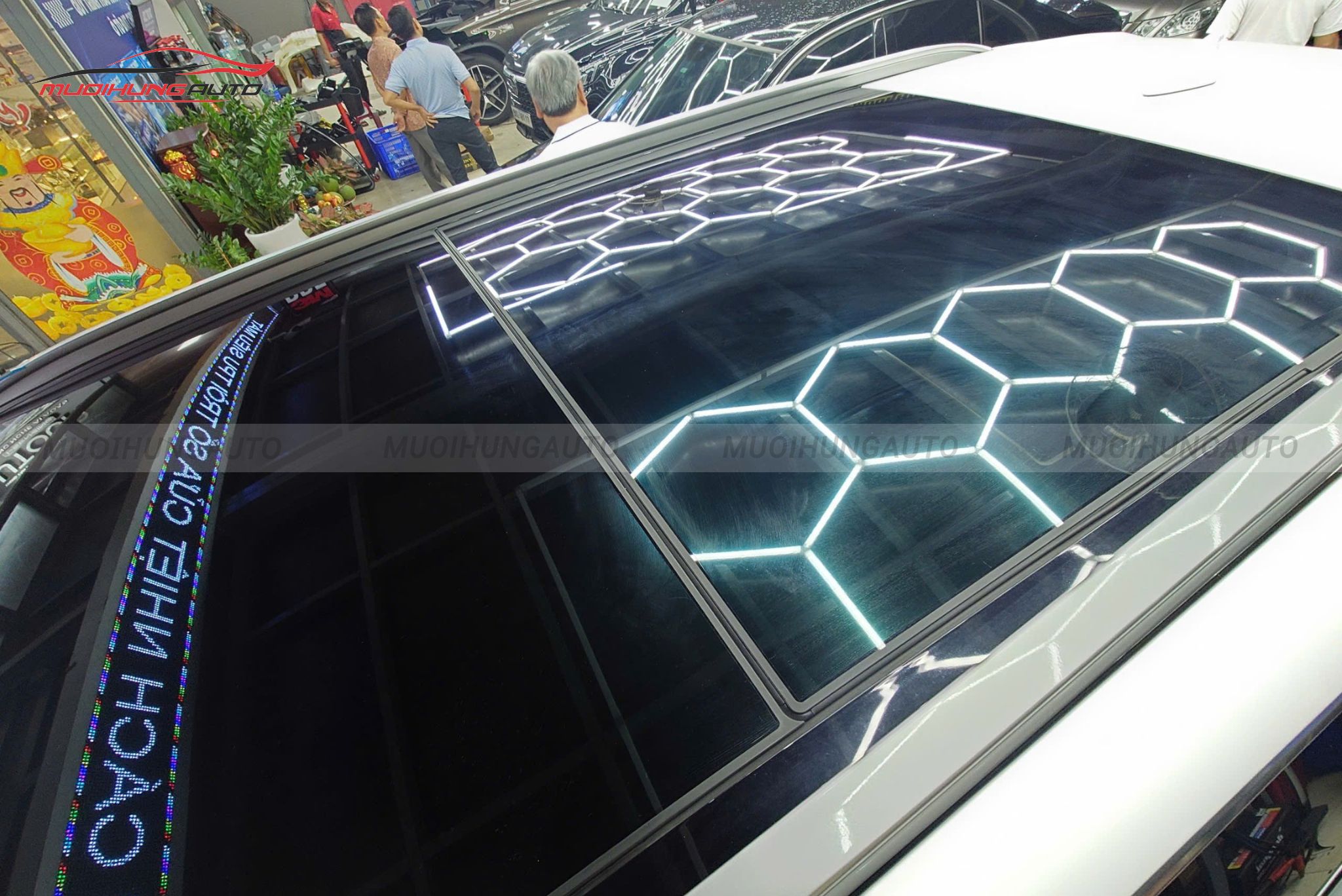 Dán phim PPF TPU SUNROOF cách nhiệt cửa sổ trời Kia Sorento 2025