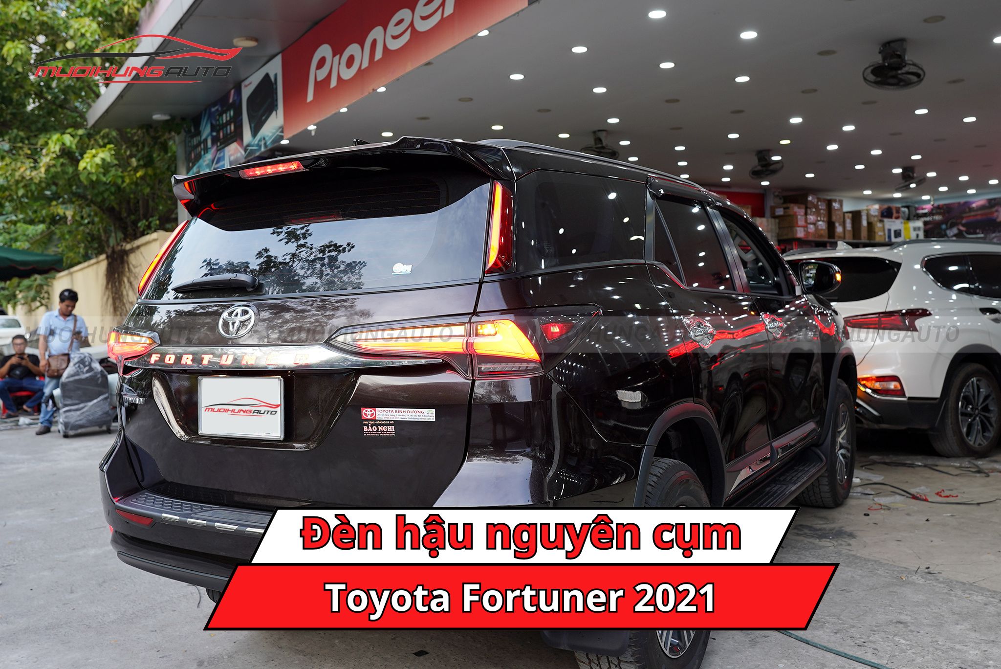 Đèn hậu nguyên cụm cho ô tô Toyota Fortuner 2021