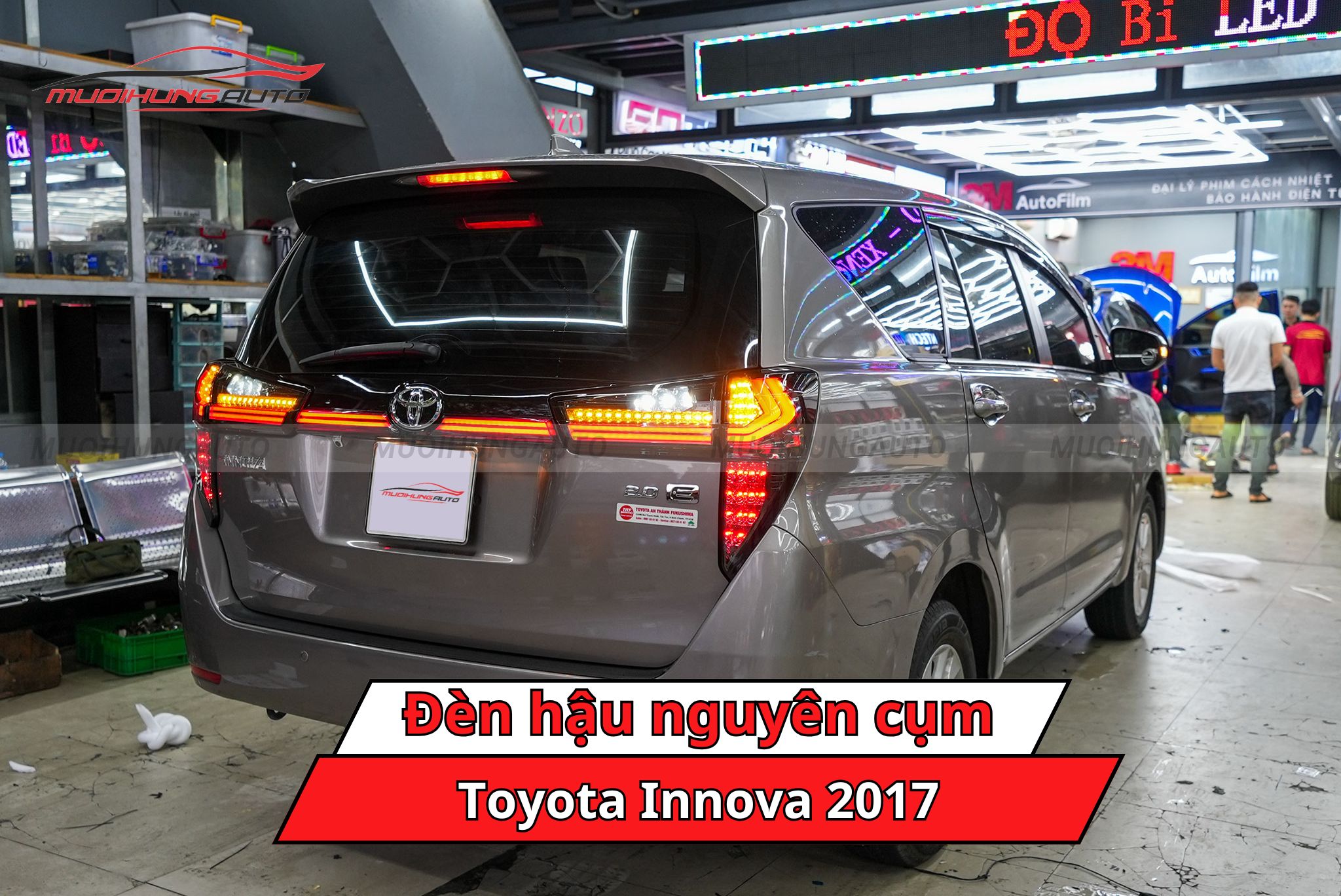 Đèn hậu nguyên cụm cho ô tô Toyota Innova 2017