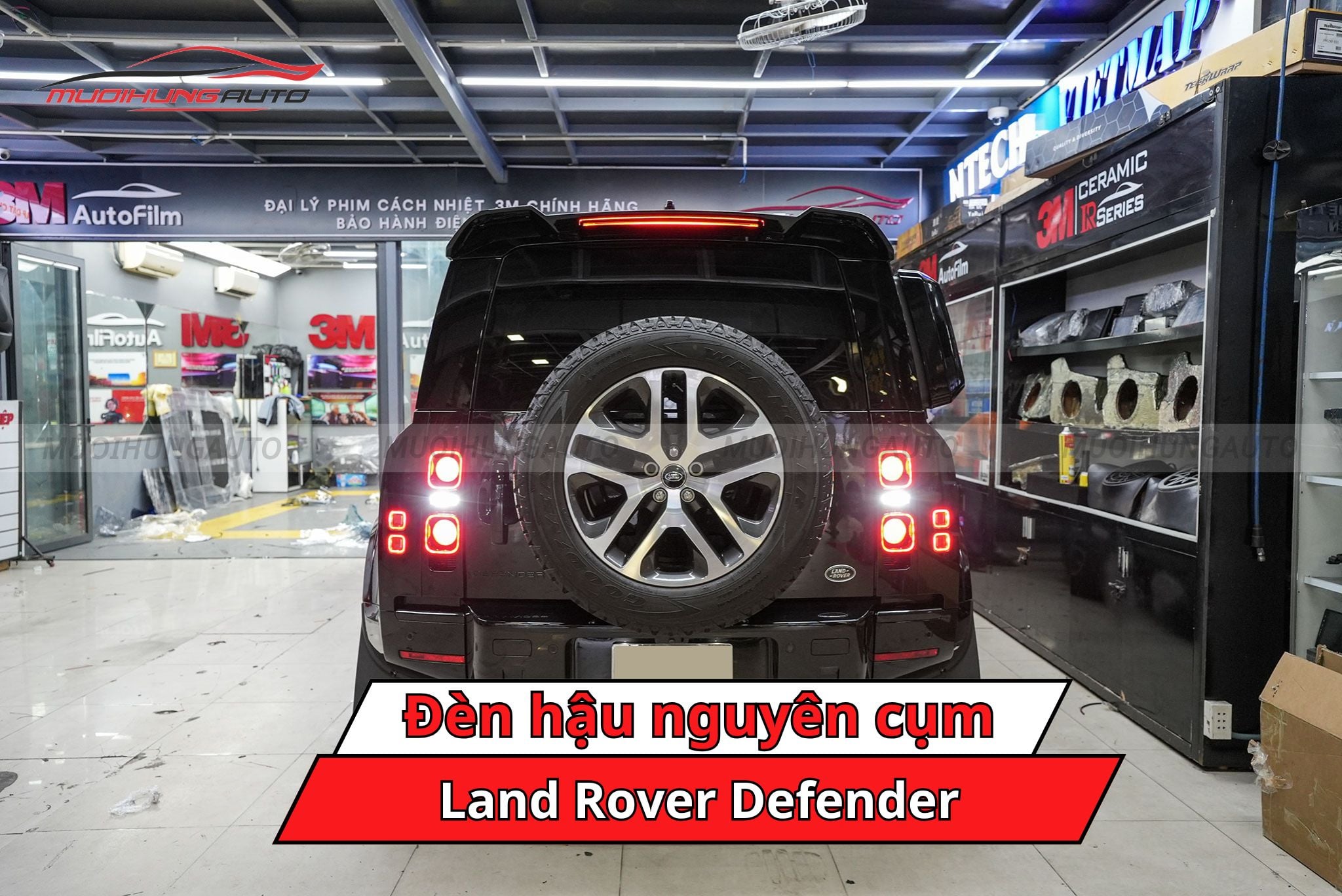 Đèn hậu nguyên cụm Land Rover Defender