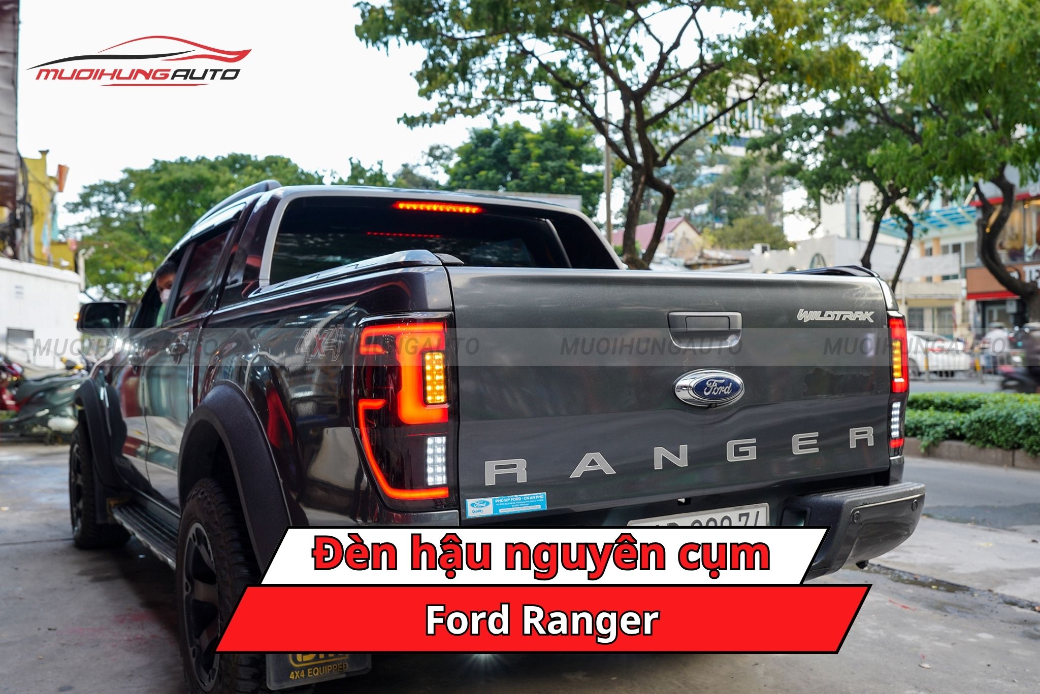 Đèn hậu nguyên cụm ô tô Ford Ranger