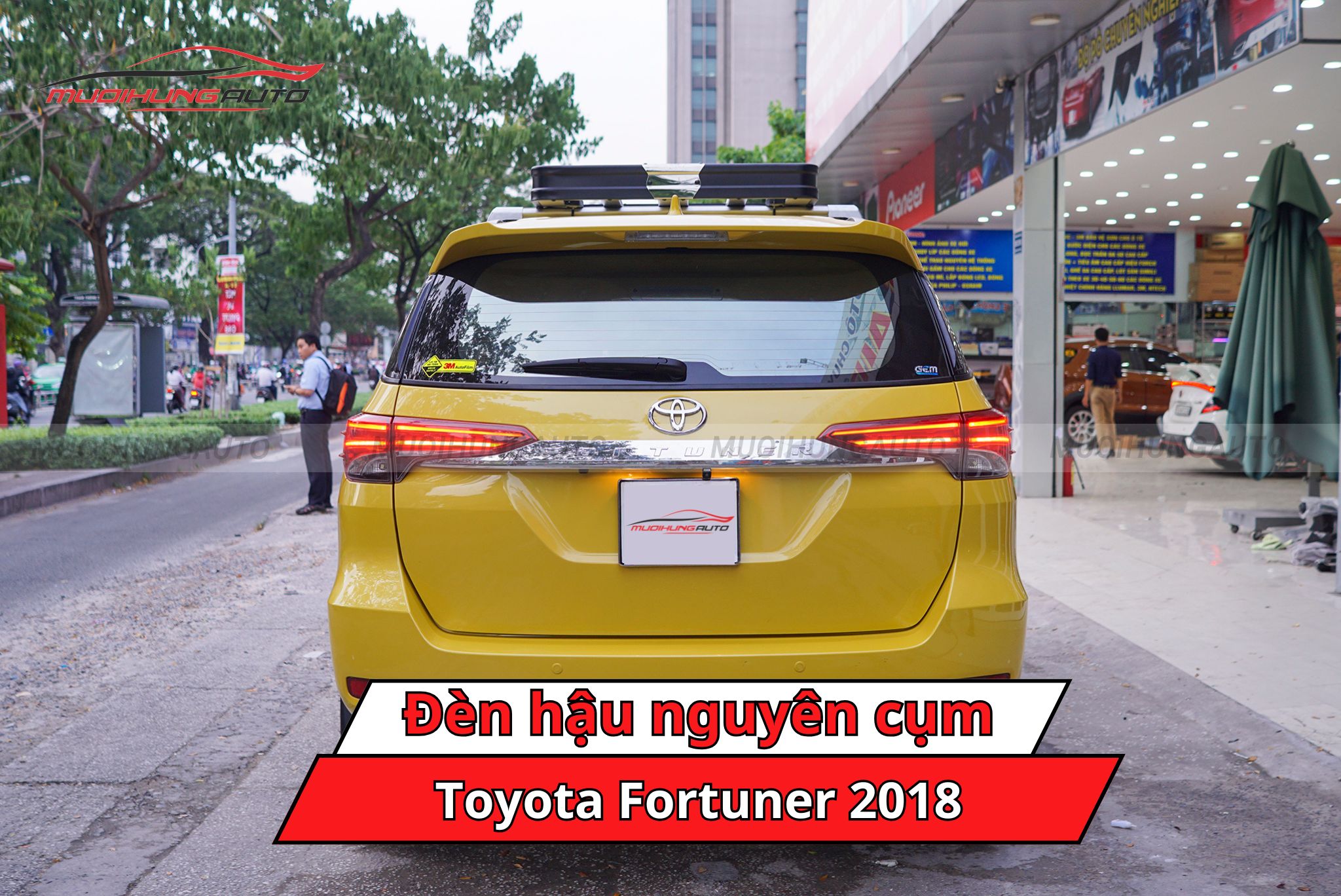 Đèn hậu nguyên cụm Toyota Fortuner 2018