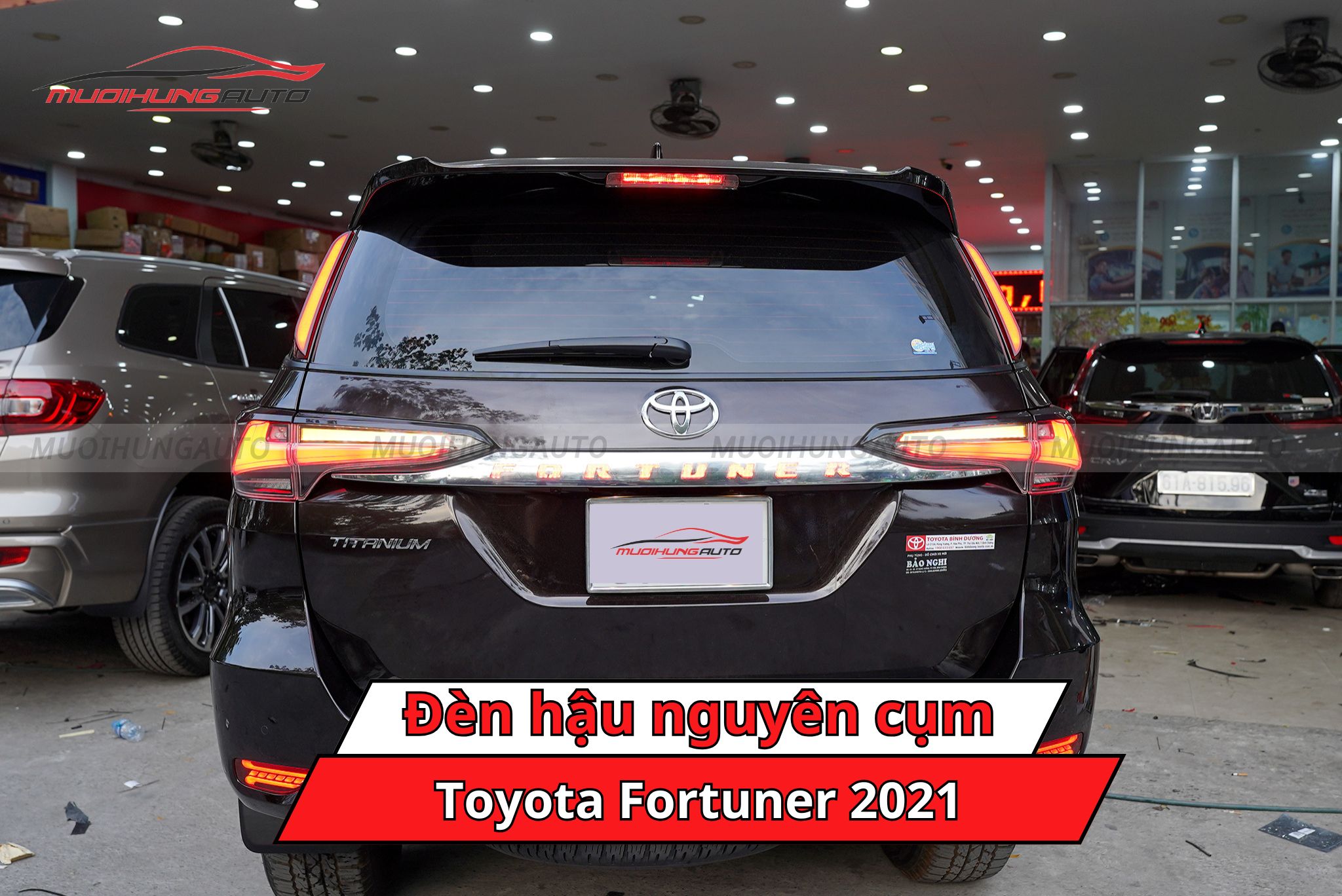 Đèn hậu nguyên cụm Toyota Fortuner 2021