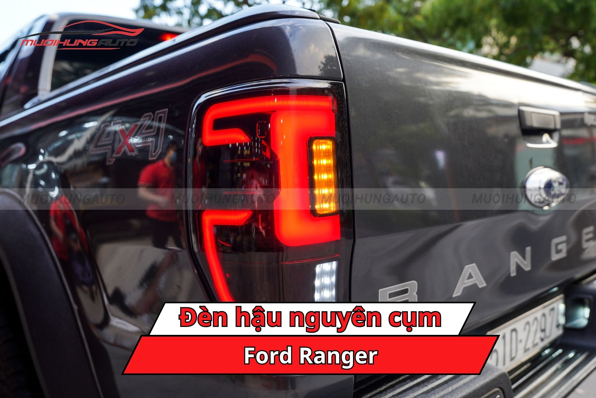 Đèn hậu nguyên cụm xe Ford Ranger