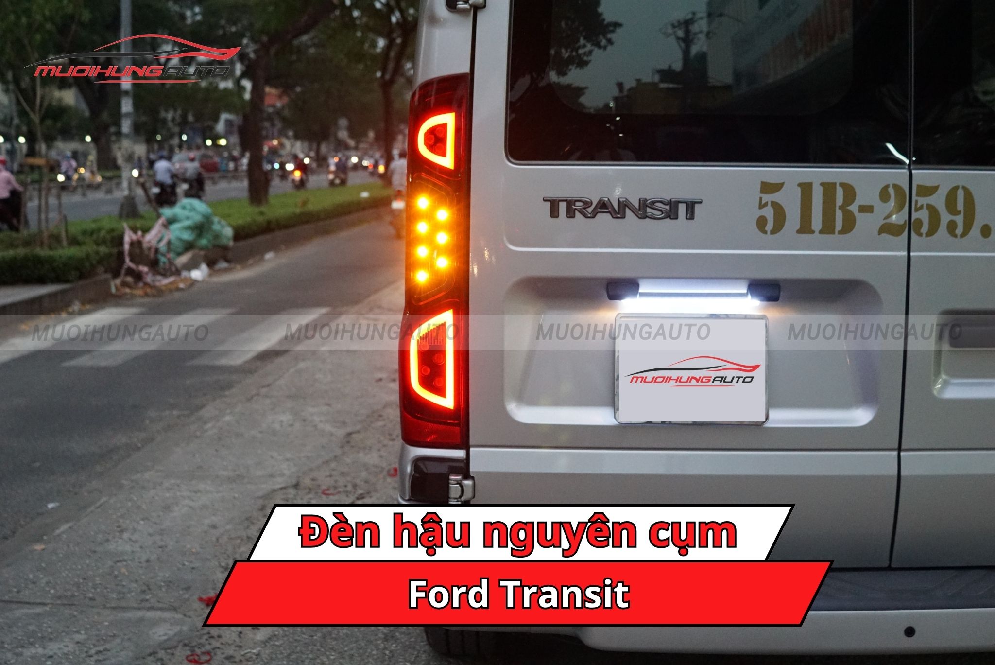 Đèn hậu nguyên cụm xe Ford Transit