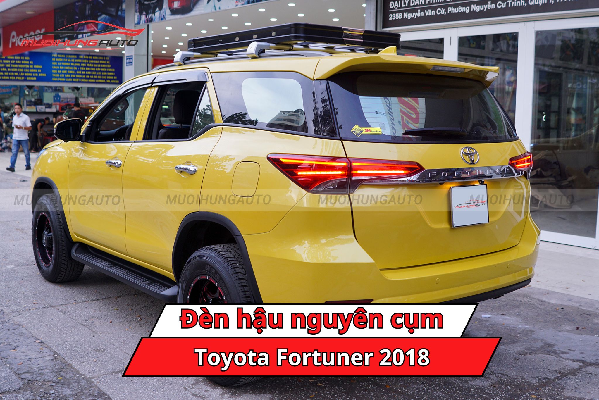 Đèn hậu nguyên cụm xe Toyota Fortuner 2018
