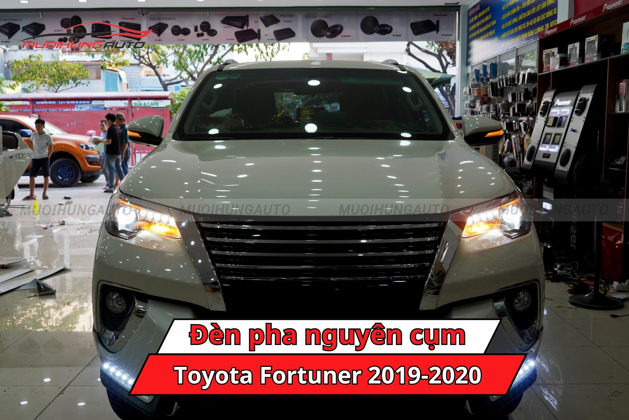 Đèn pha nguyên cụm Toyota Fortuner 2019-2020