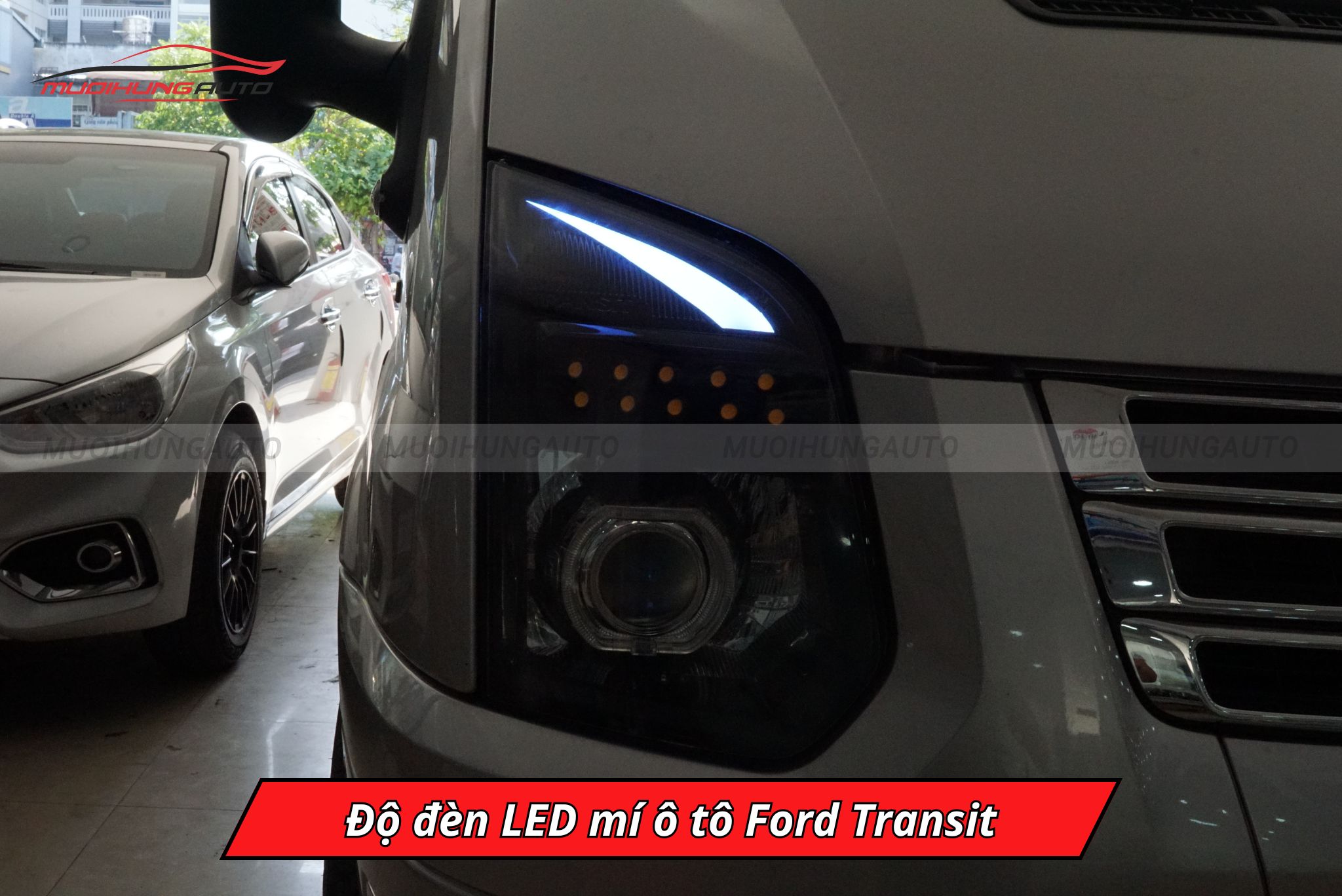 Độ đèn LED mí cho ô tô Ford Transit