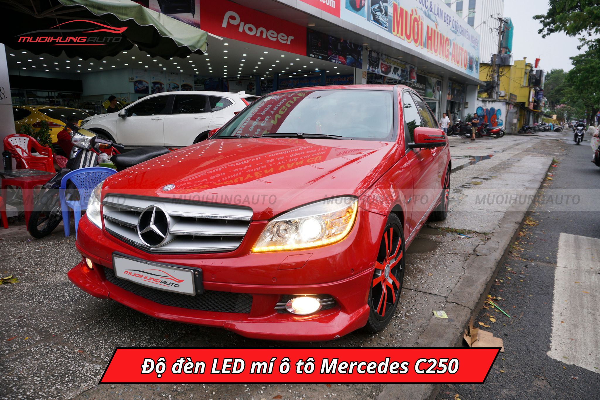Độ đèn LED mí cho ô tô Mercedes C250
