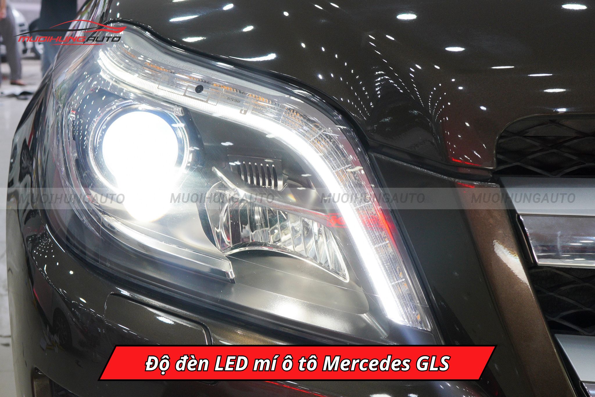Độ đèn LED mí cho ô tô Mercedes GLS