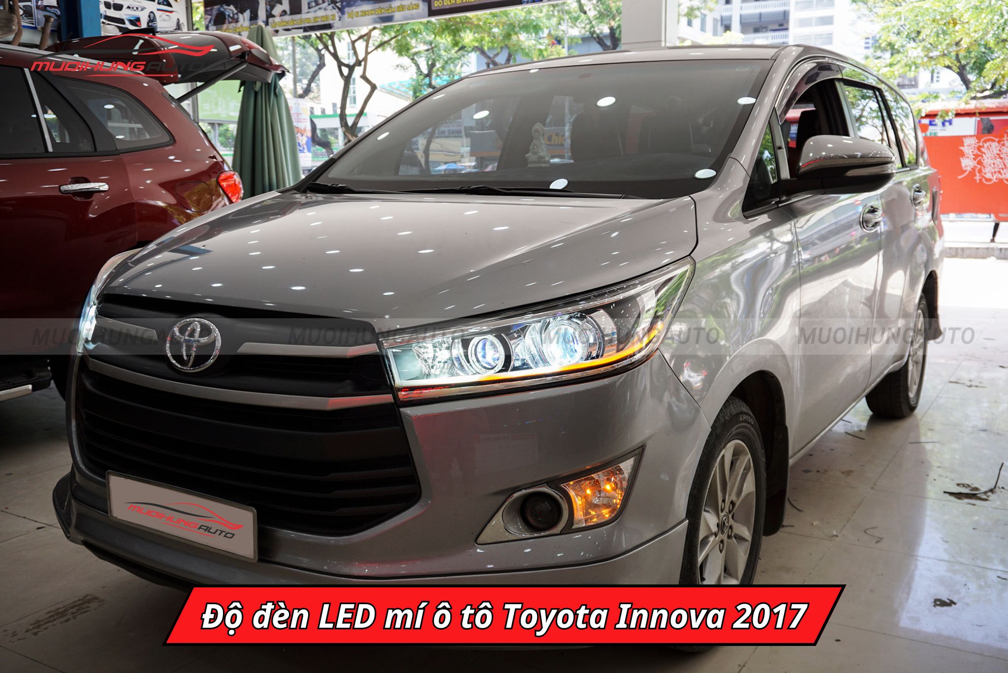 Độ đèn LED mí cho ô tô Toyota Innova 2017
