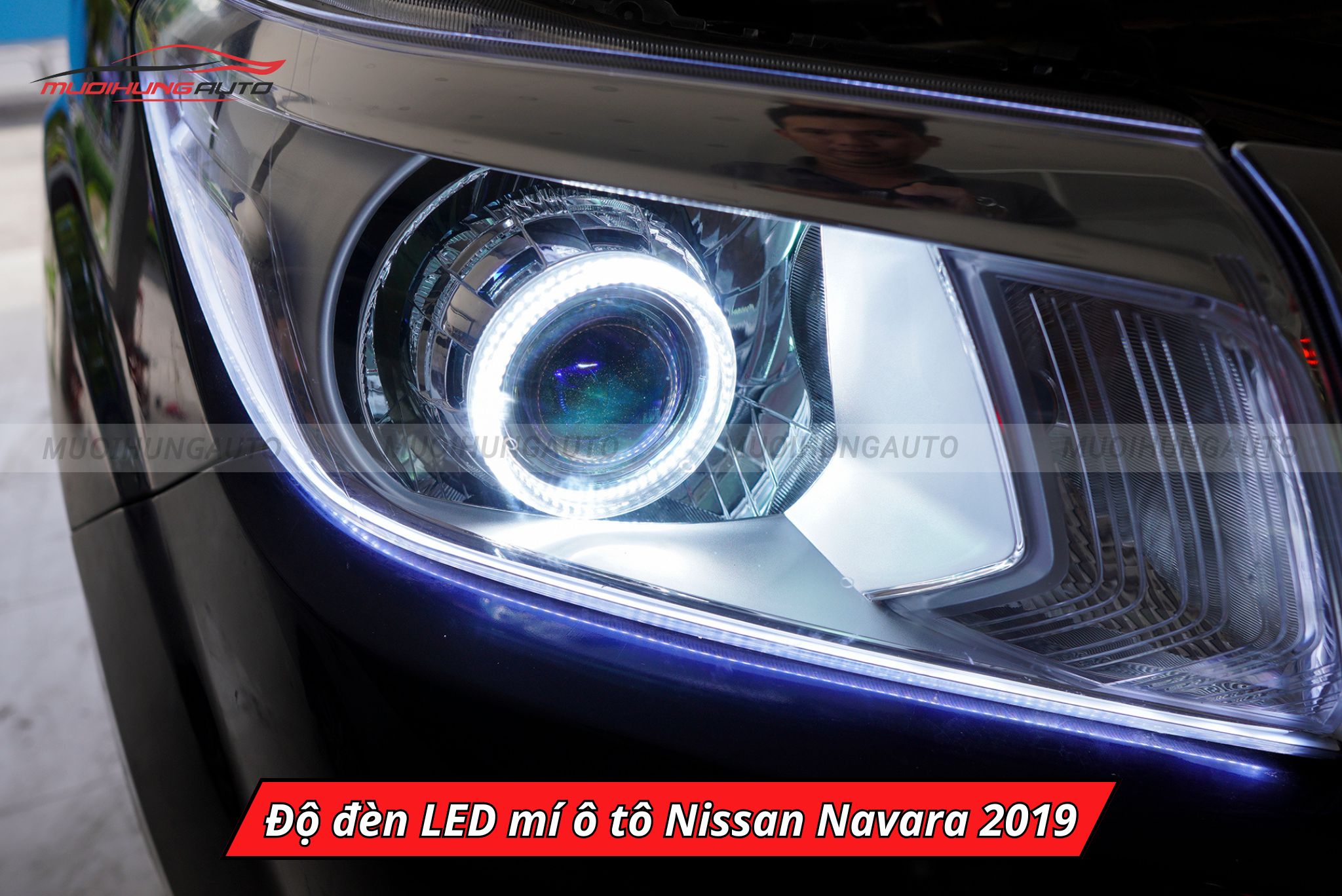 Độ đèn LED mí cho xe Nissan Navara 2019