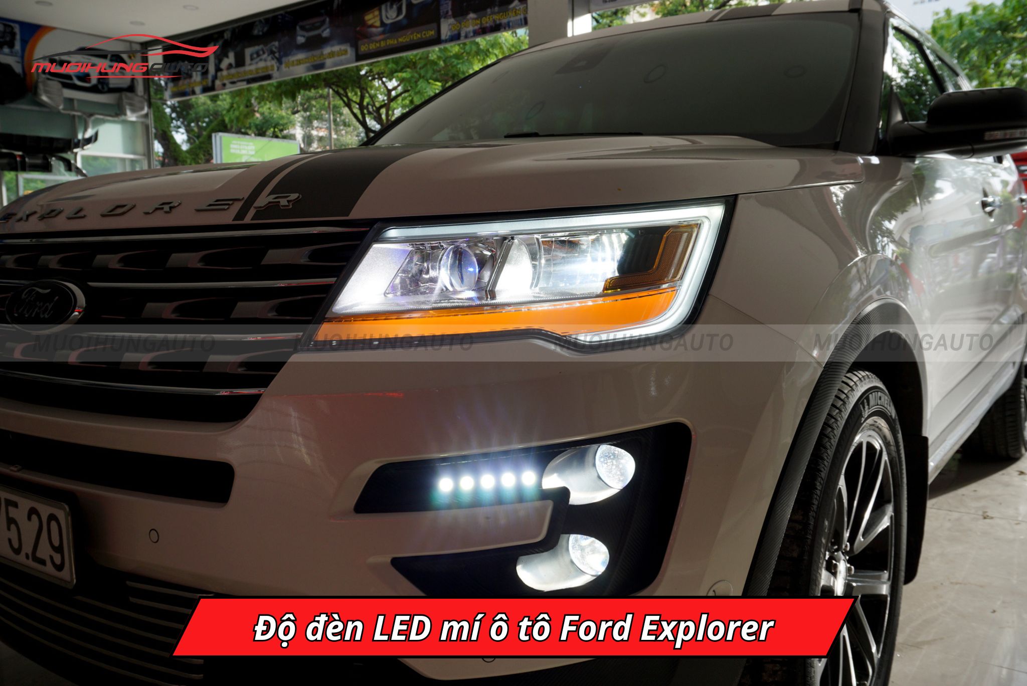 Độ đèn LED mí Ford Explorer