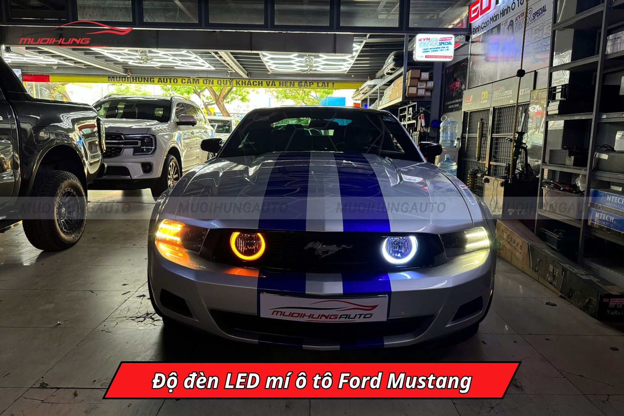 Độ đèn LED mí Ford Mustang