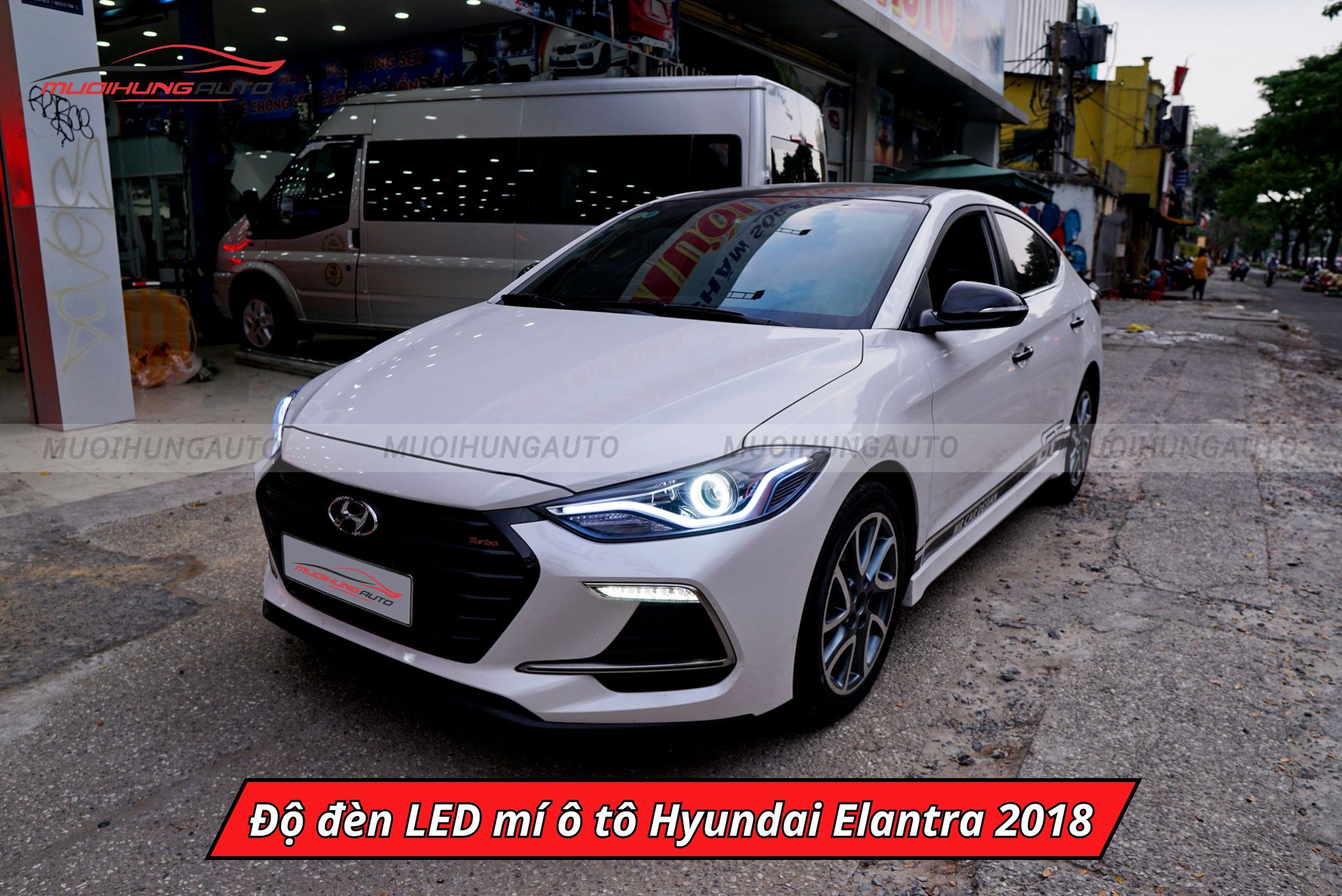 Độ đèn LED mí Hyundai Elantra 2018