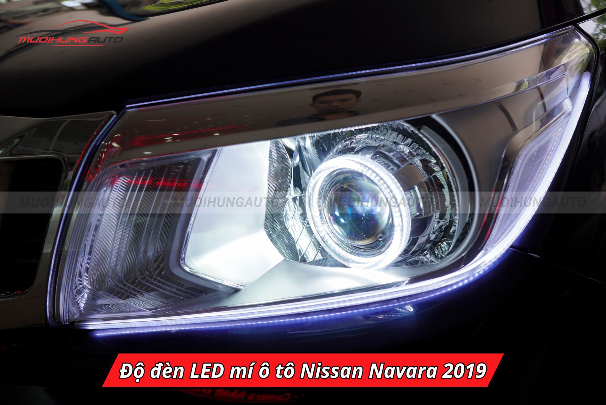 Độ đèn LED mí Nissan Navara 2019