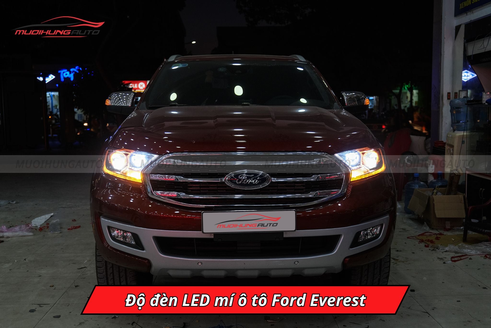 Độ đèn LED mí ô tô Ford Everest