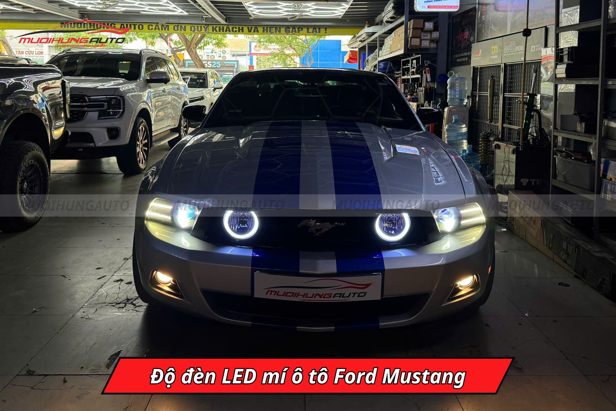 Độ đèn LED mí ô tô Ford Mustang