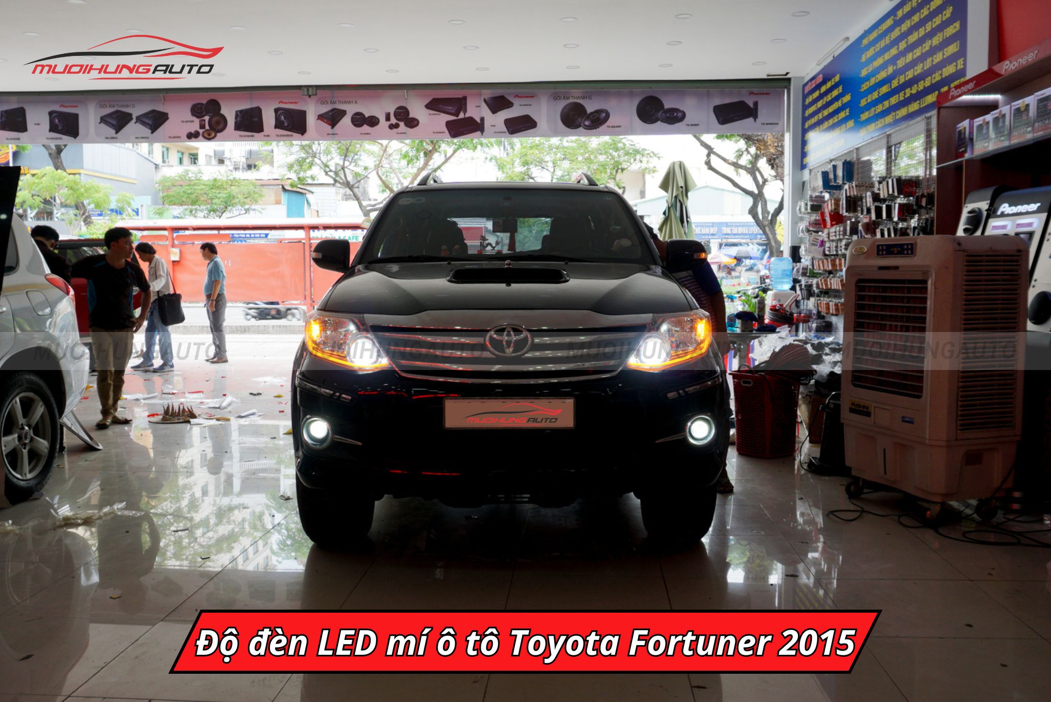 Độ đèn LED mí ô tô Toyota Fortuner 2015