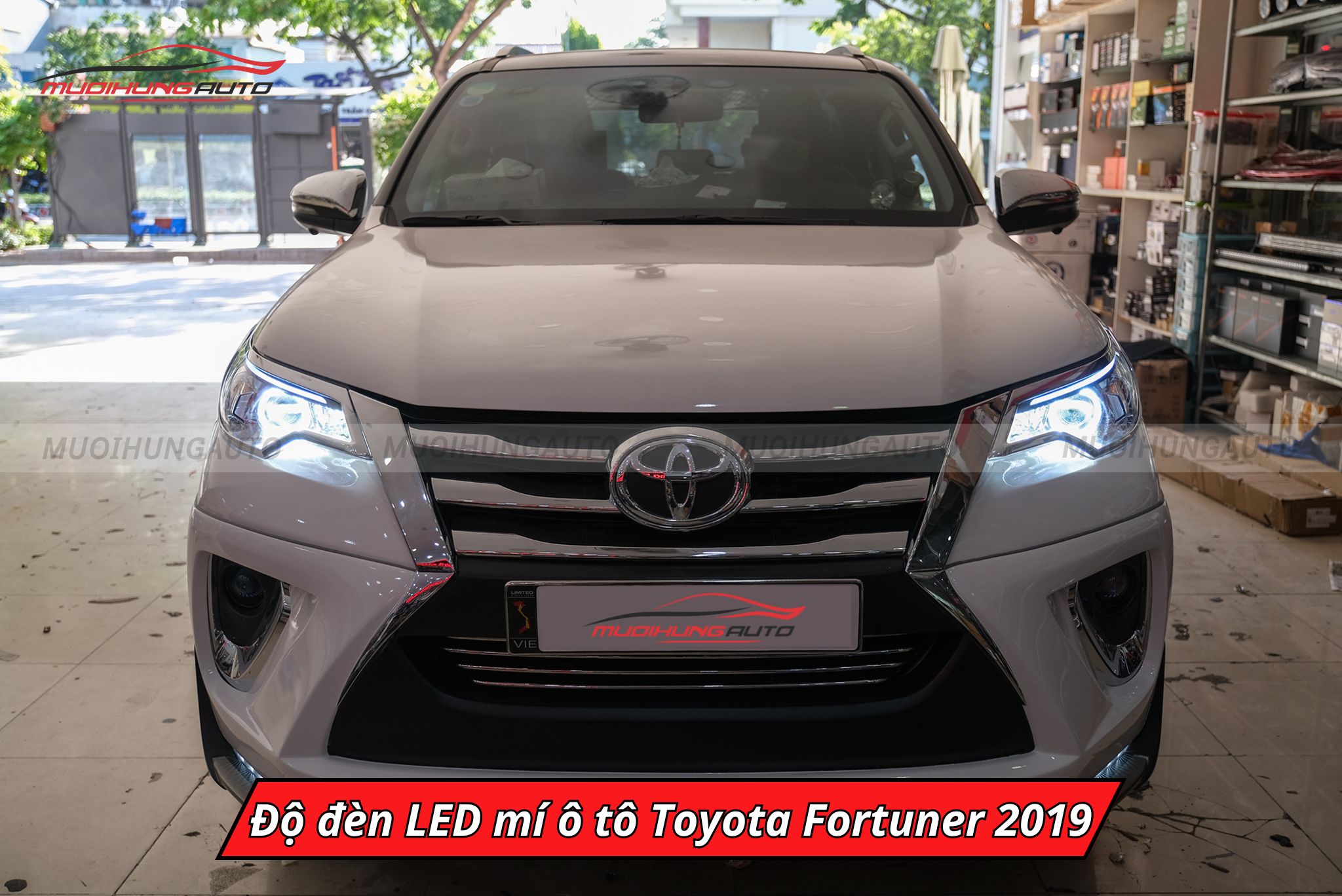 Độ đèn LED mí ô tô Toyota Fortuner 2019